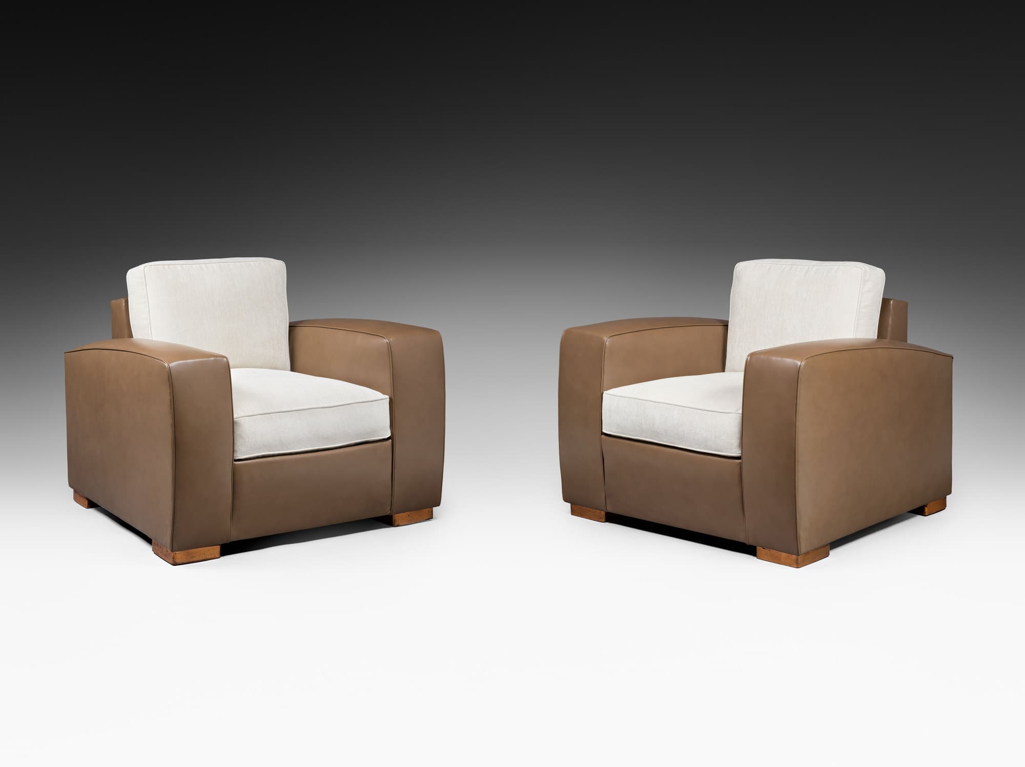 Rare pair of armchairs, vue 01