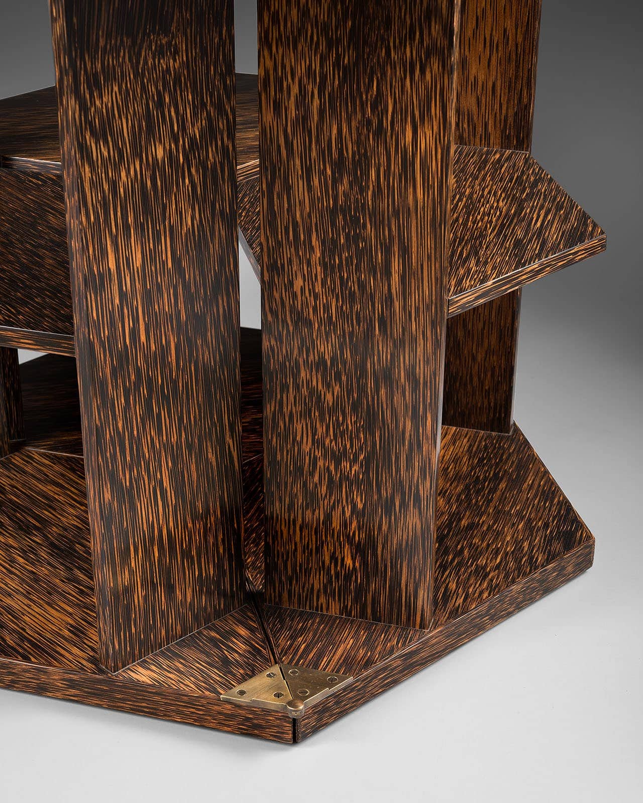 Eugène Printz, Rare and exceptional side table «Eventail» (Fan) or «Mouchoir» (Tissue) (sold), vue 01