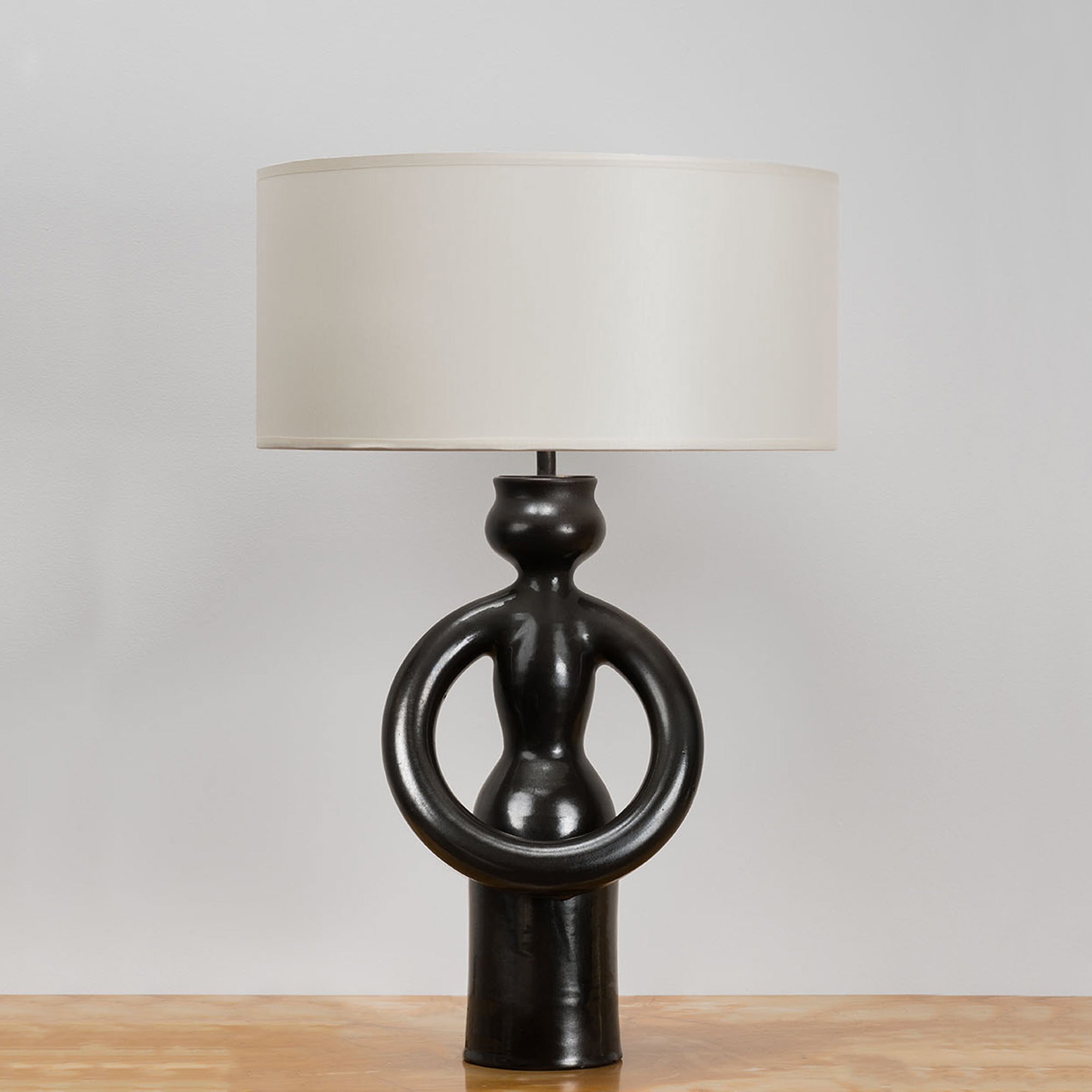 Atelier Madoura – Suzanne Ramie, Table lamp (sold), vue 01