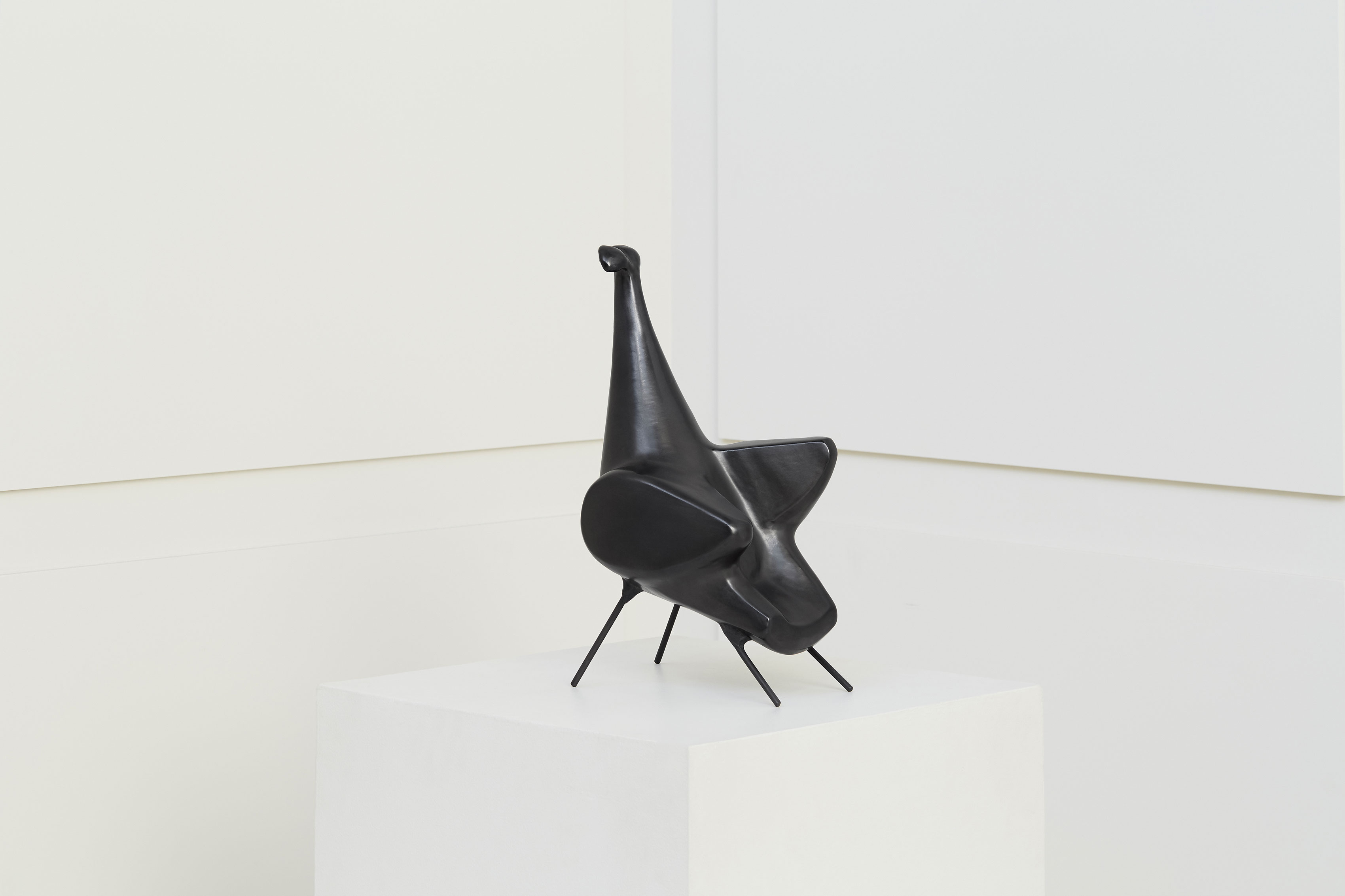 Georges Jouve, Sculpture en céramique « Oiseau 4 pattes », vue 01