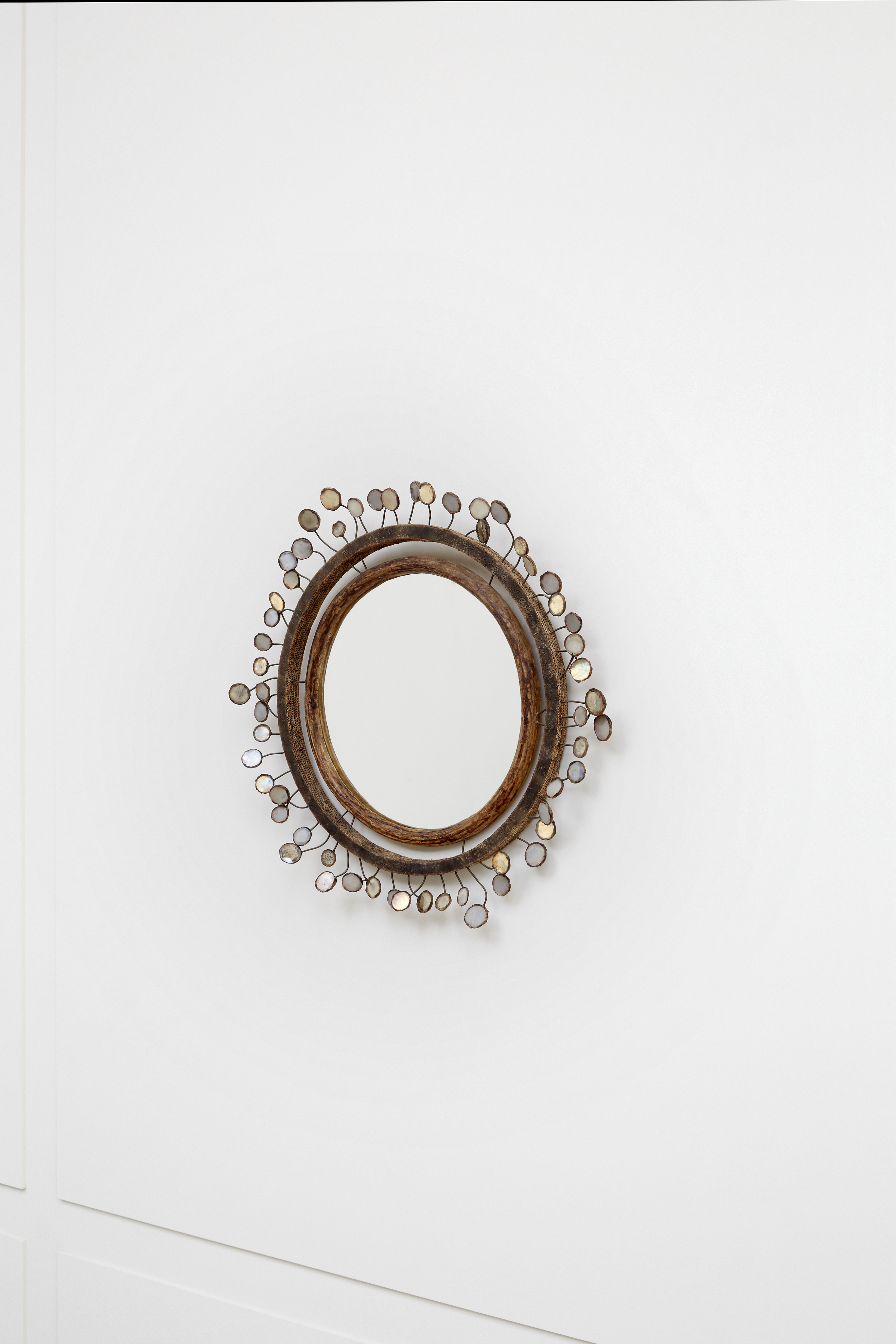 Line Vautrin, Rare “Sequins” mirror, vue 01