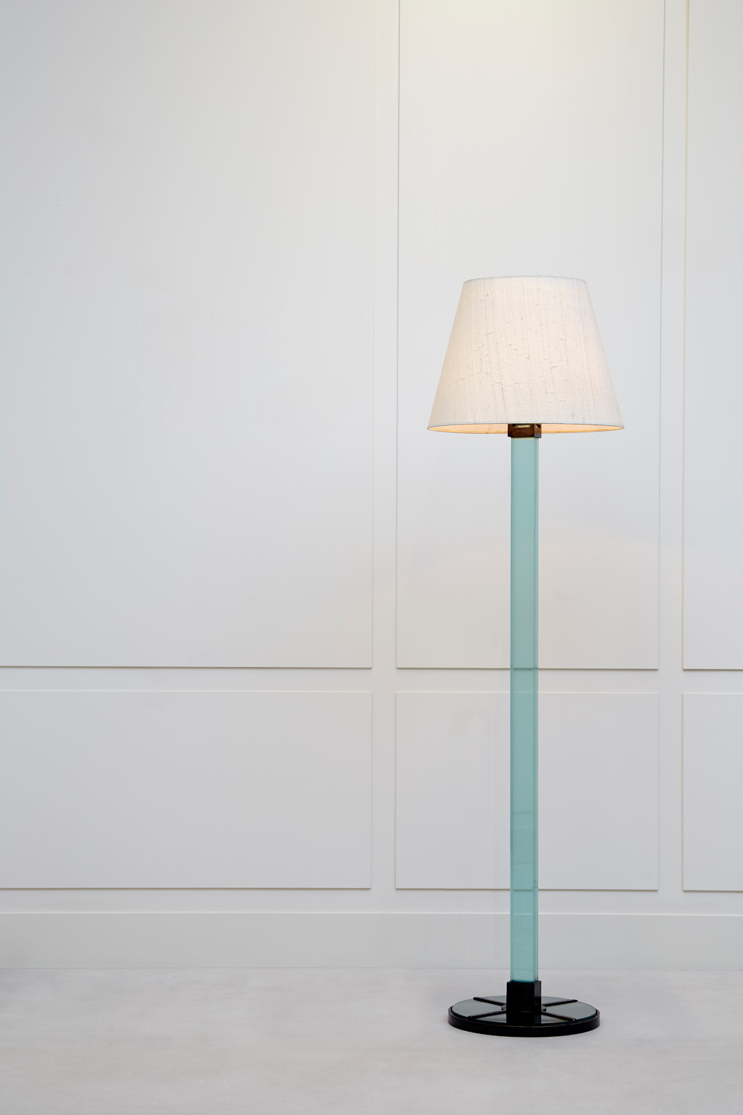 Jean-Michel Frank, Floor lamp, vue 01