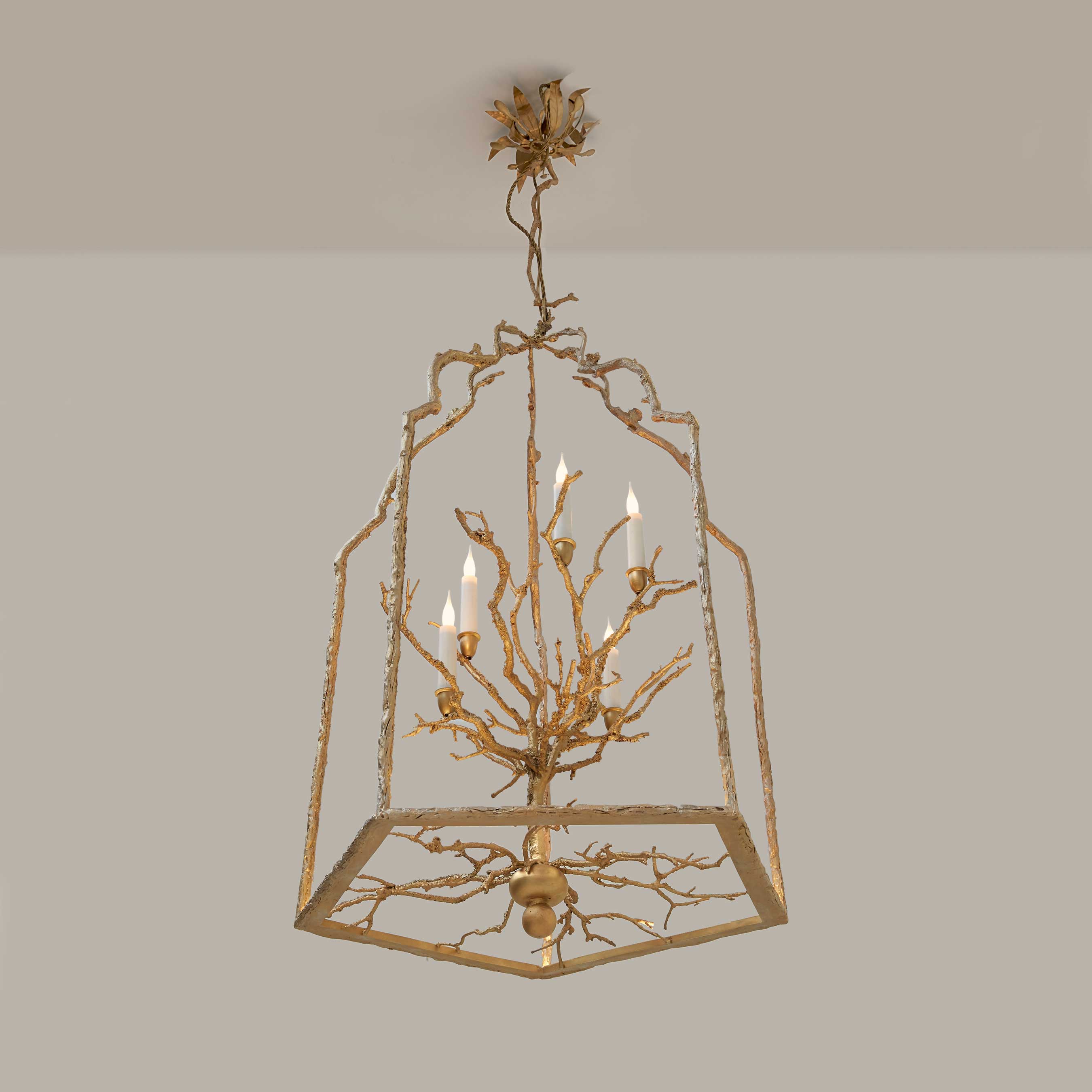 «L’arbre doré» lantern