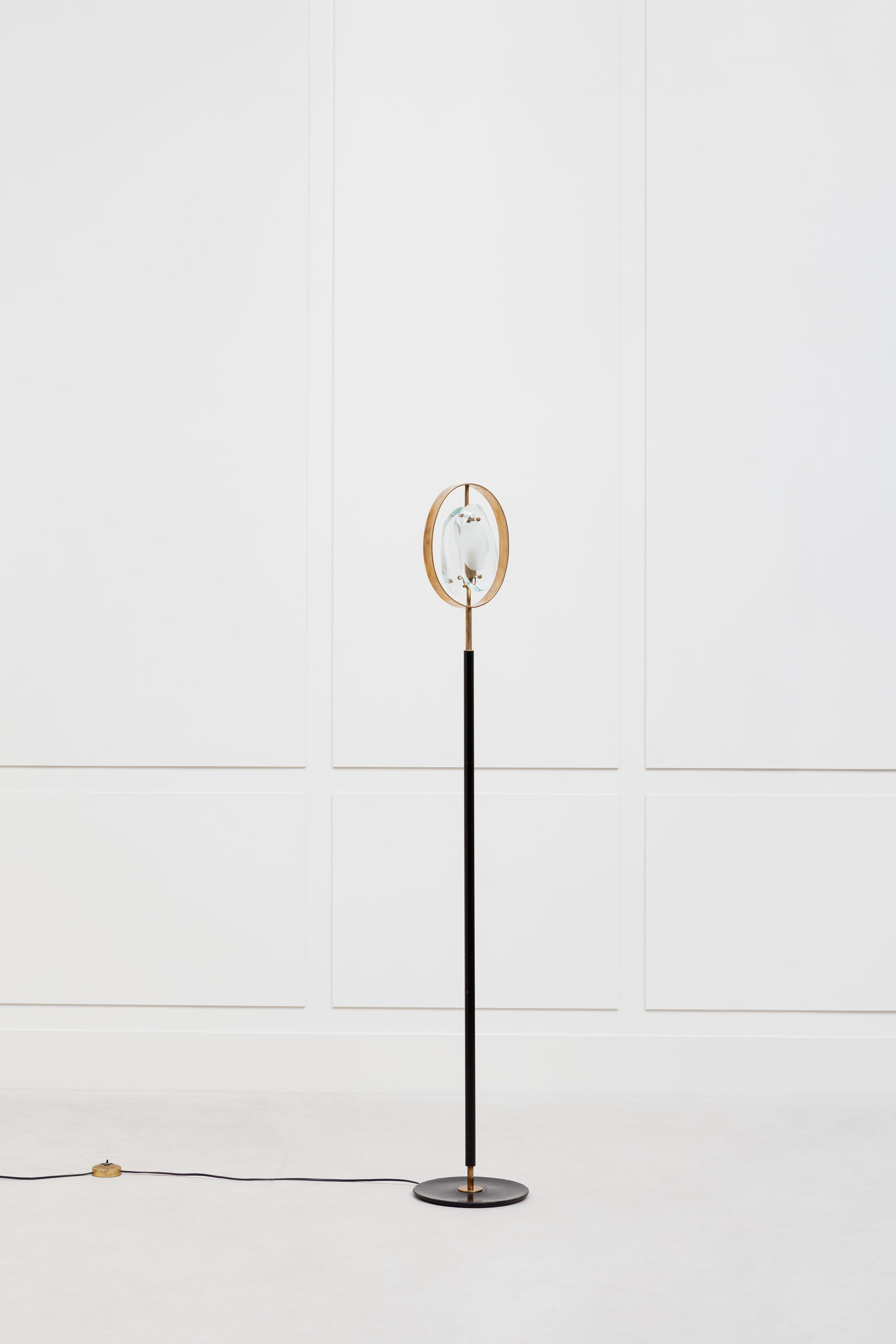 Max Ingrand, Lampadaire « Micro »,  modèle « n°2020 », vue 01