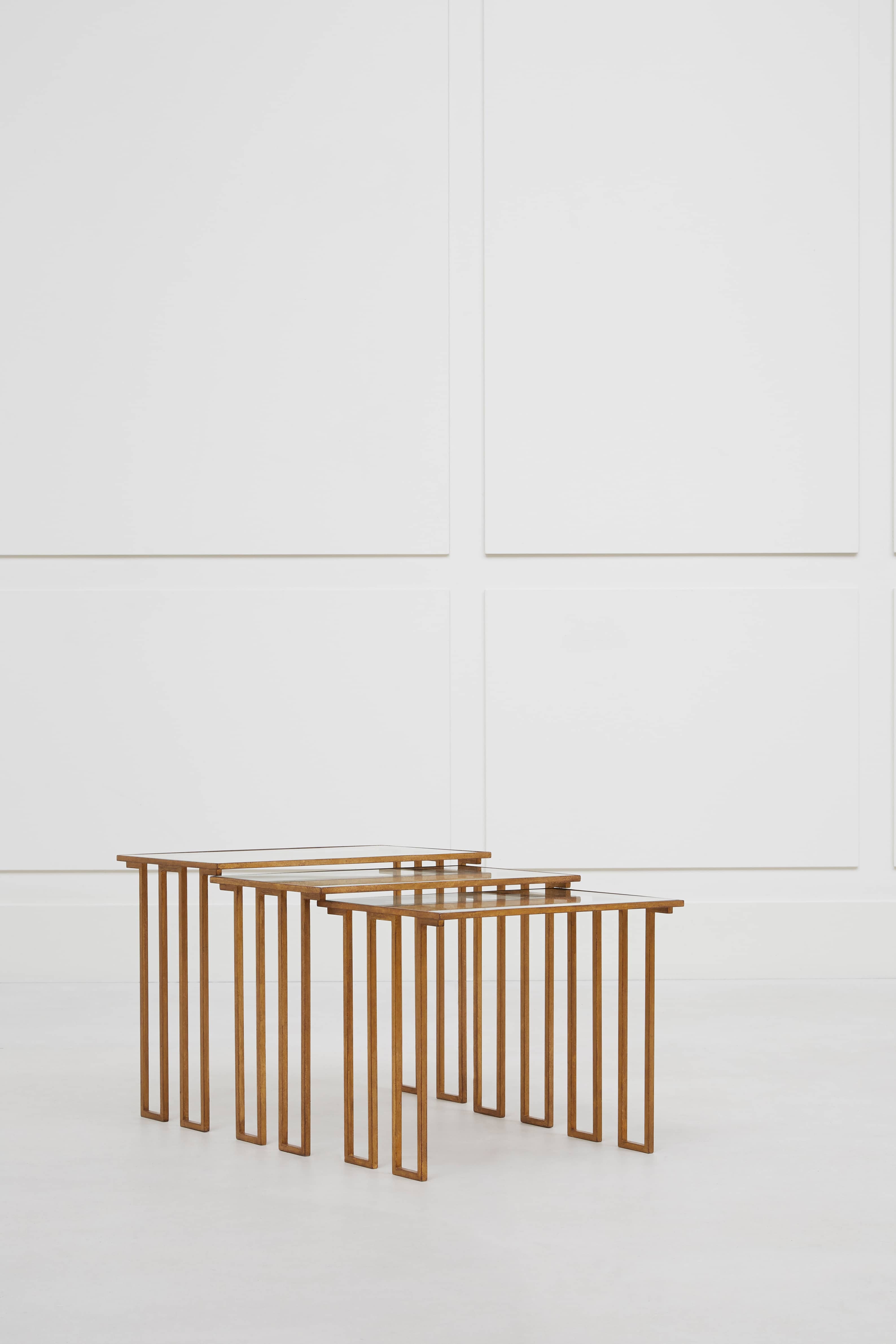 Jean Royère, “Créneaux” nesting tables, vue 01