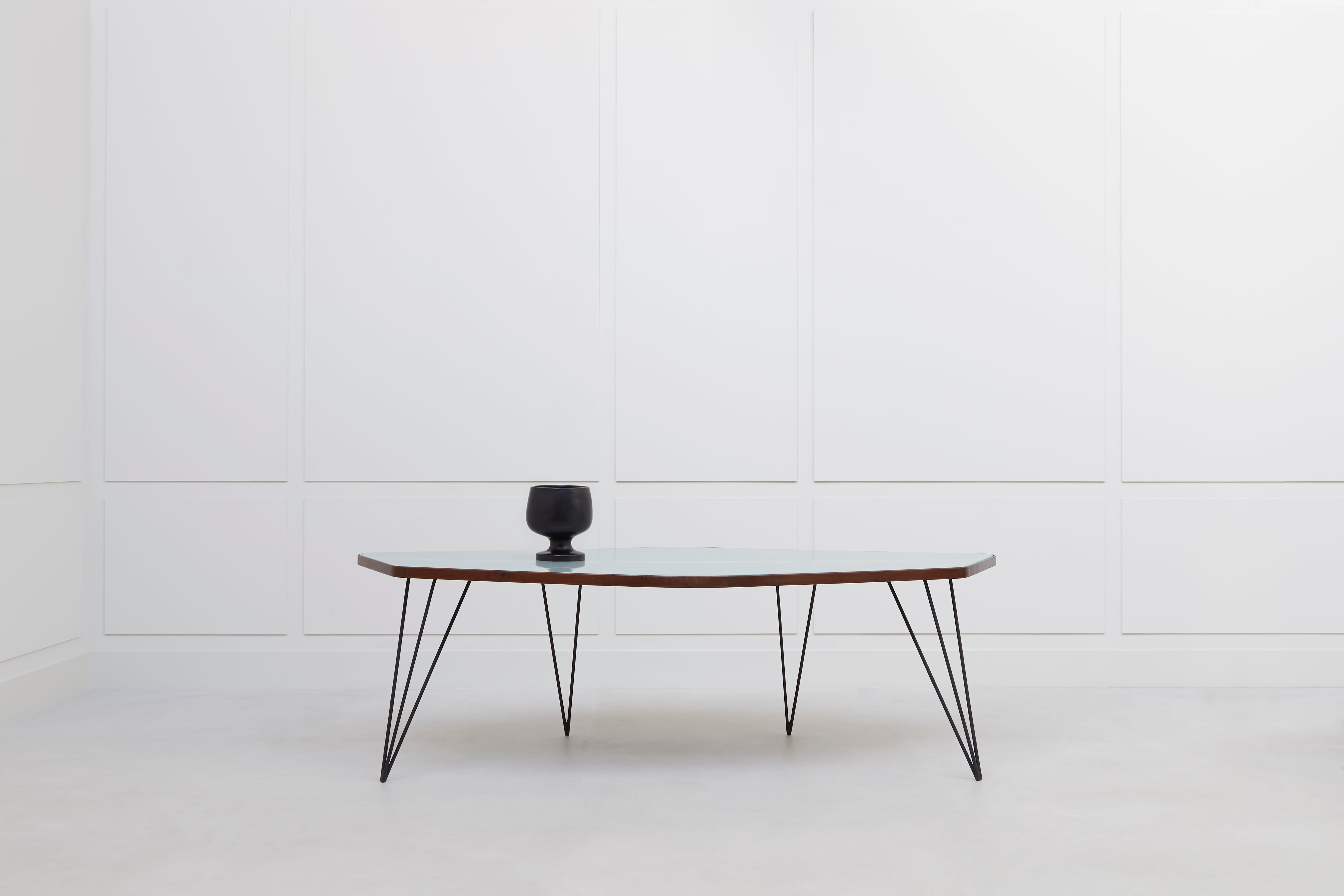 Joaquim Tenreiro, important and rare “Abstrata” table, vue 01