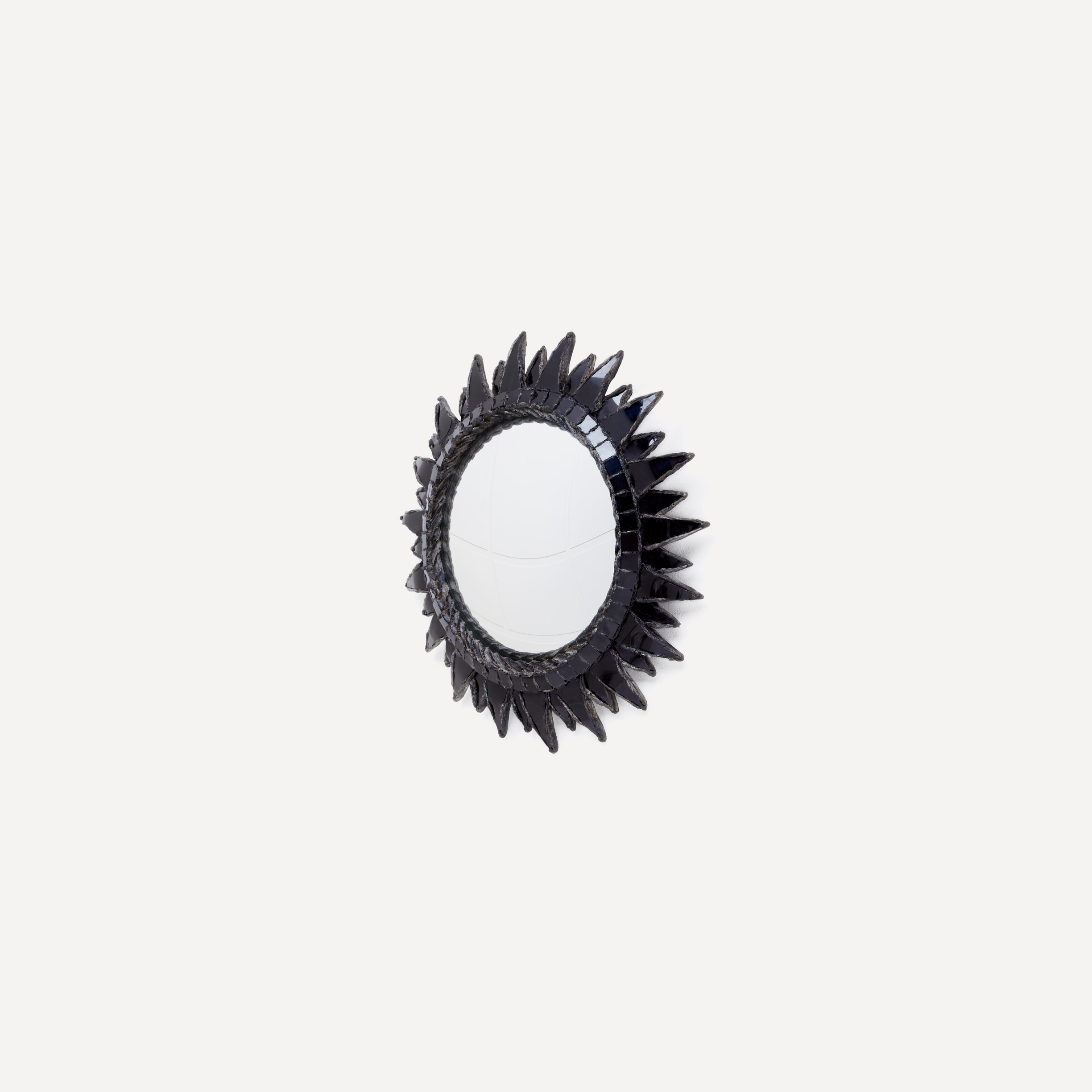 Line Vautrin, Black “Soleil à pointes n°2” mirror, vue 01
