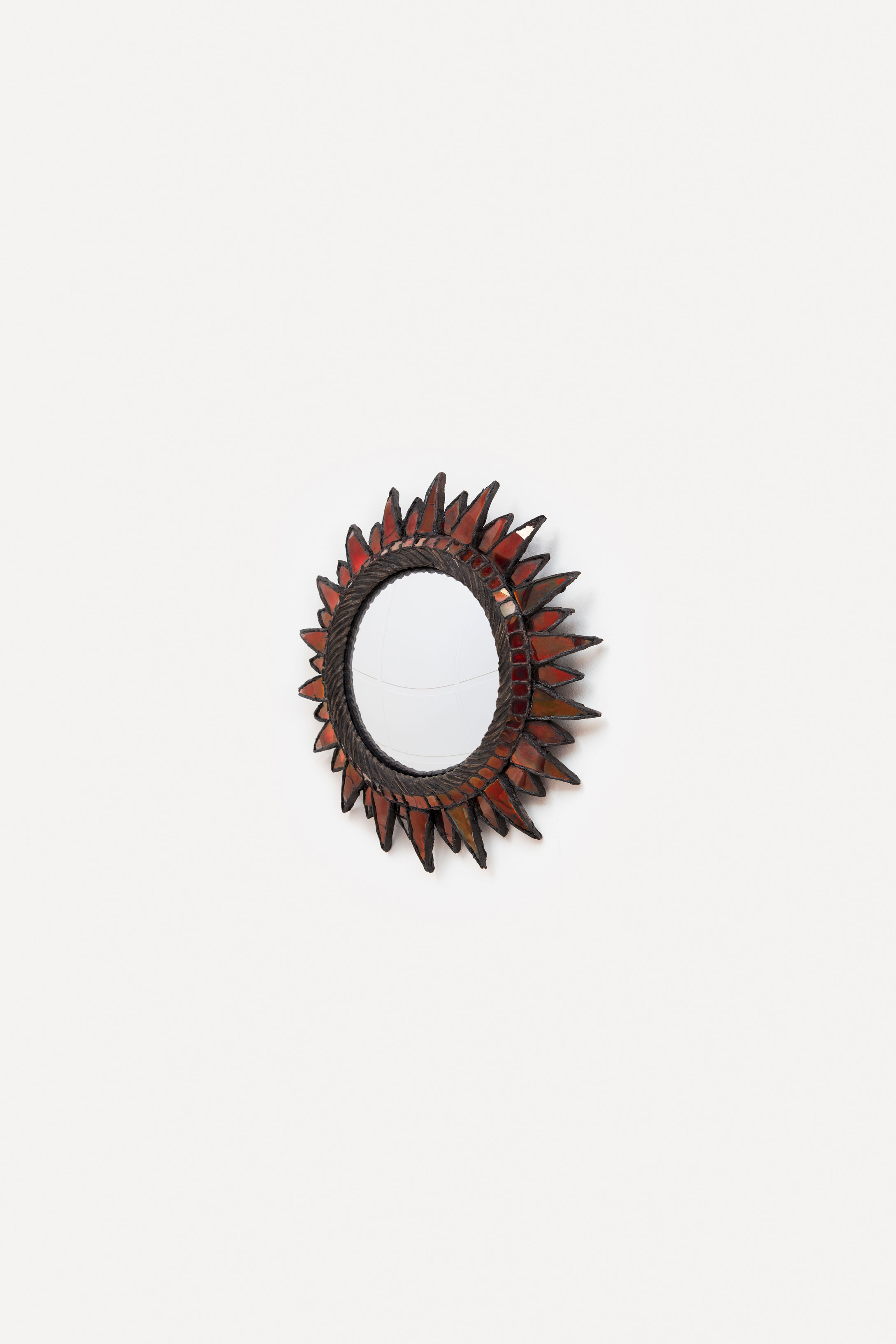 Line Vautrin, Miroir «Soleil à pointes n°1» rouge, vue 01