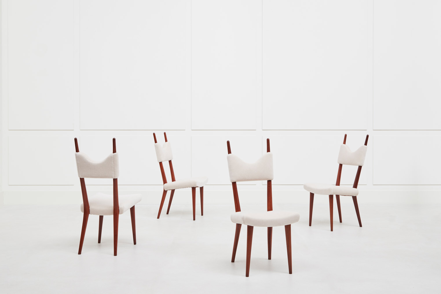 Jean Royère, pair of “Baltiques” chairs, vue 01