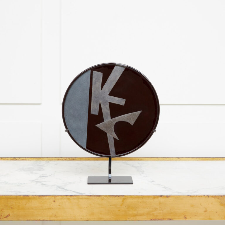 Eileen Gray, Lacquered plate