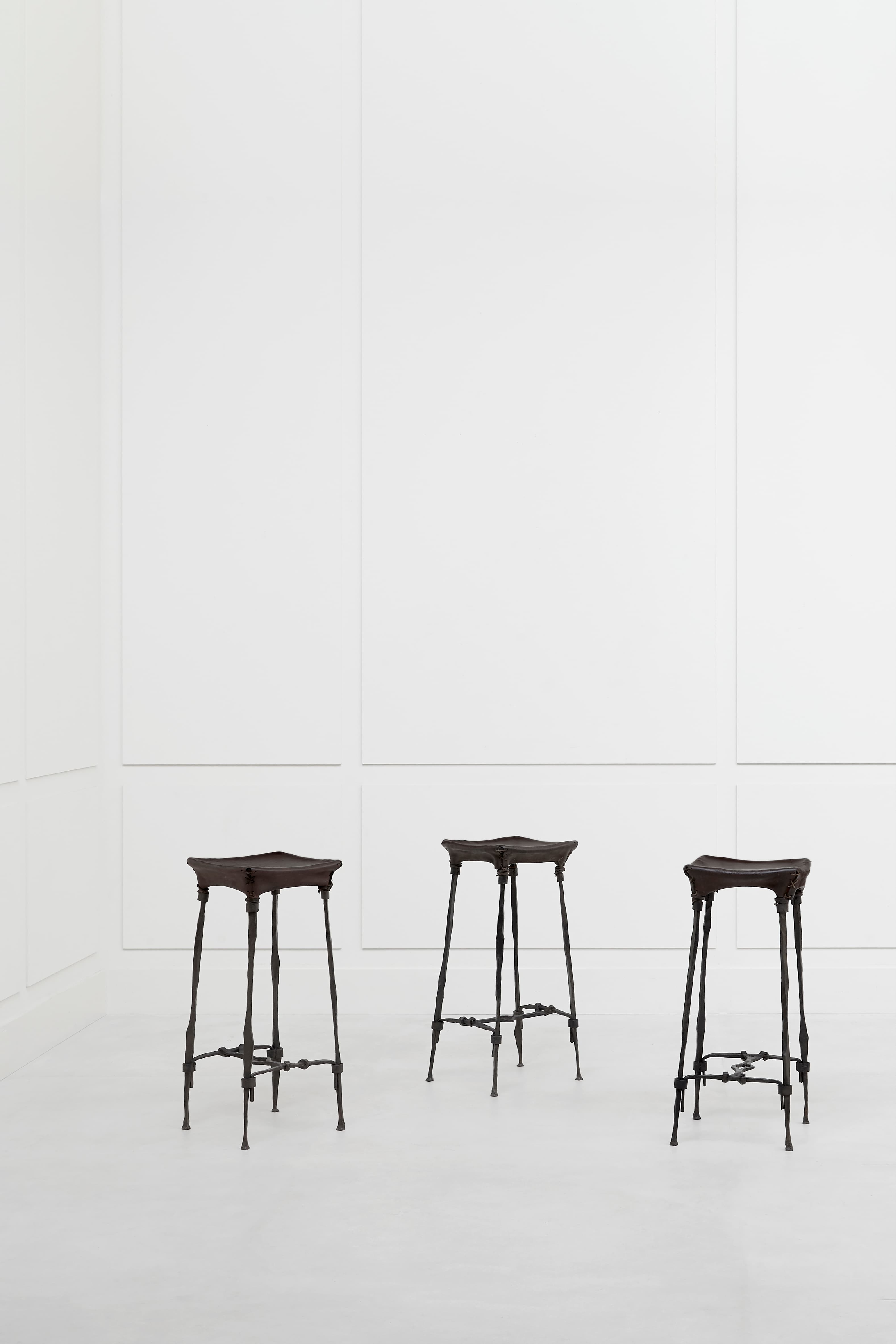 Sido & François Thévenin, 3 stools chairs, vue 01