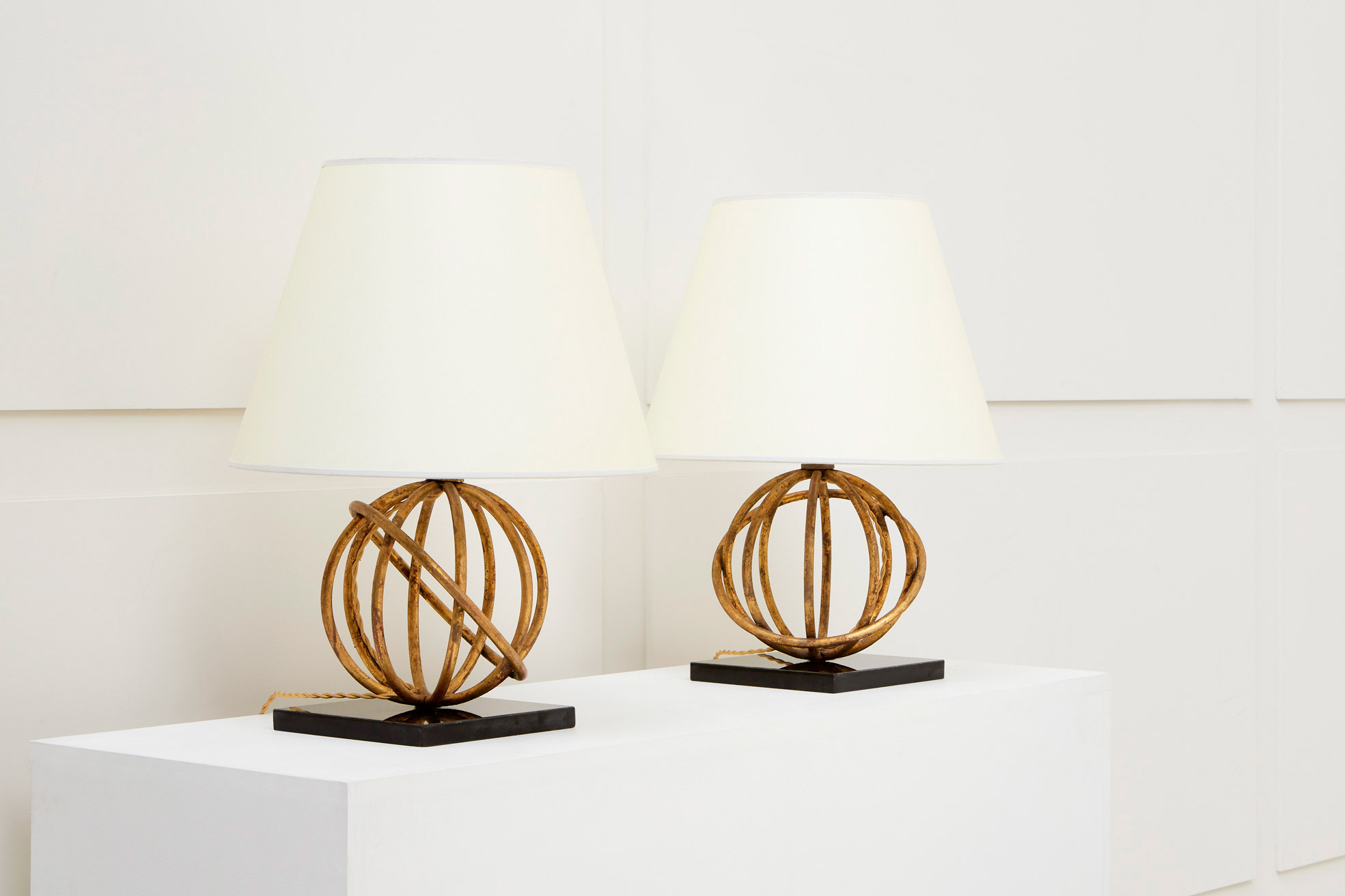 Jean Royère, paire de lampes « Sphère », vue 01