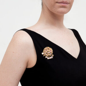 Broche en talosel de Line Vautrin