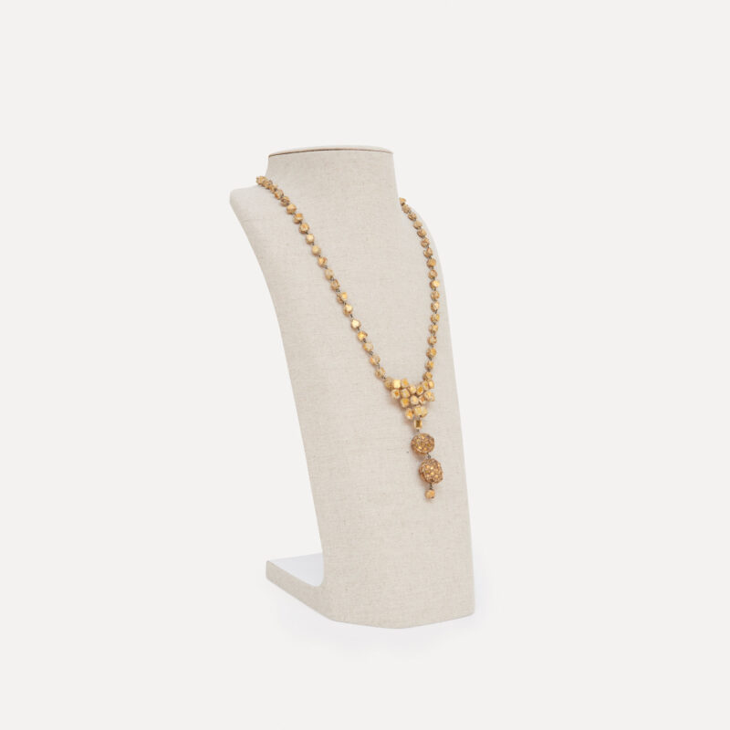 Collier en talosel doré de Line Vautrin