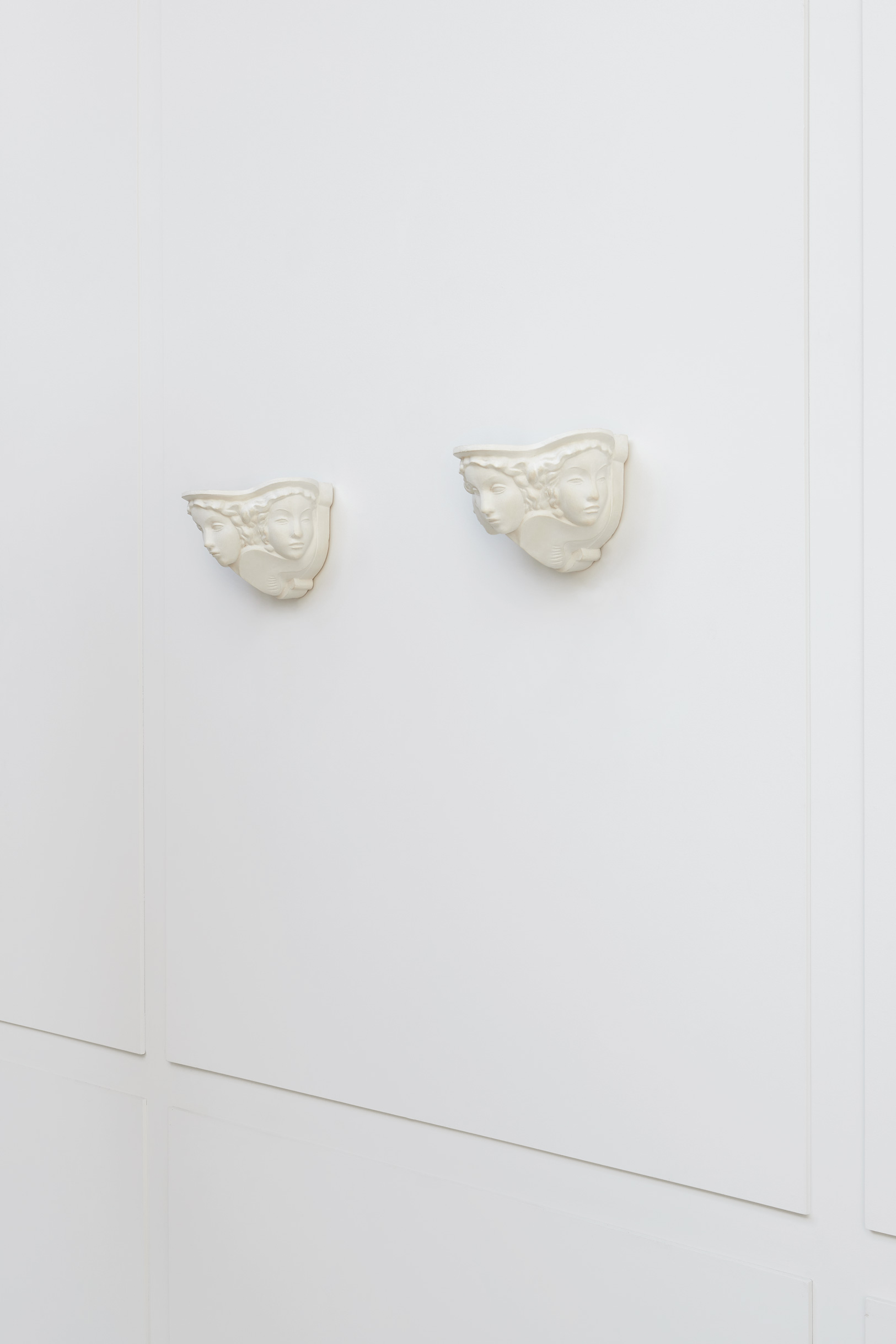 Vadim Androusov, “Trois têtes de femmes” pair of sconces, vue 01