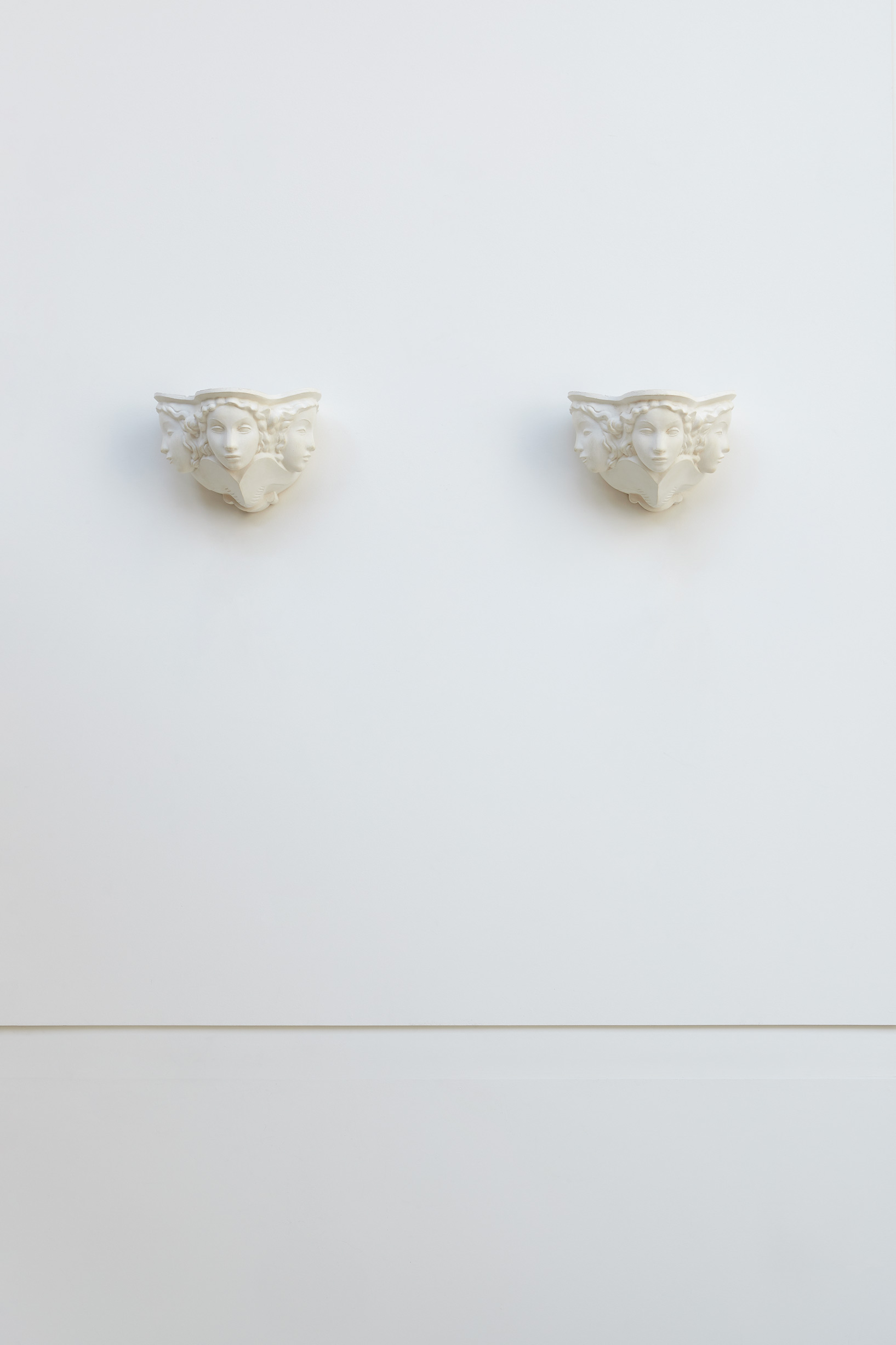 Vadim Androusov, “Trois têtes de femmes” pair of sconces, vue 01