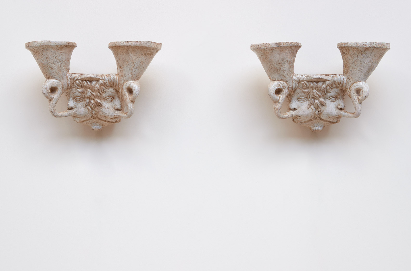 Vadim Androusov, pair of plaster scones, vue 01