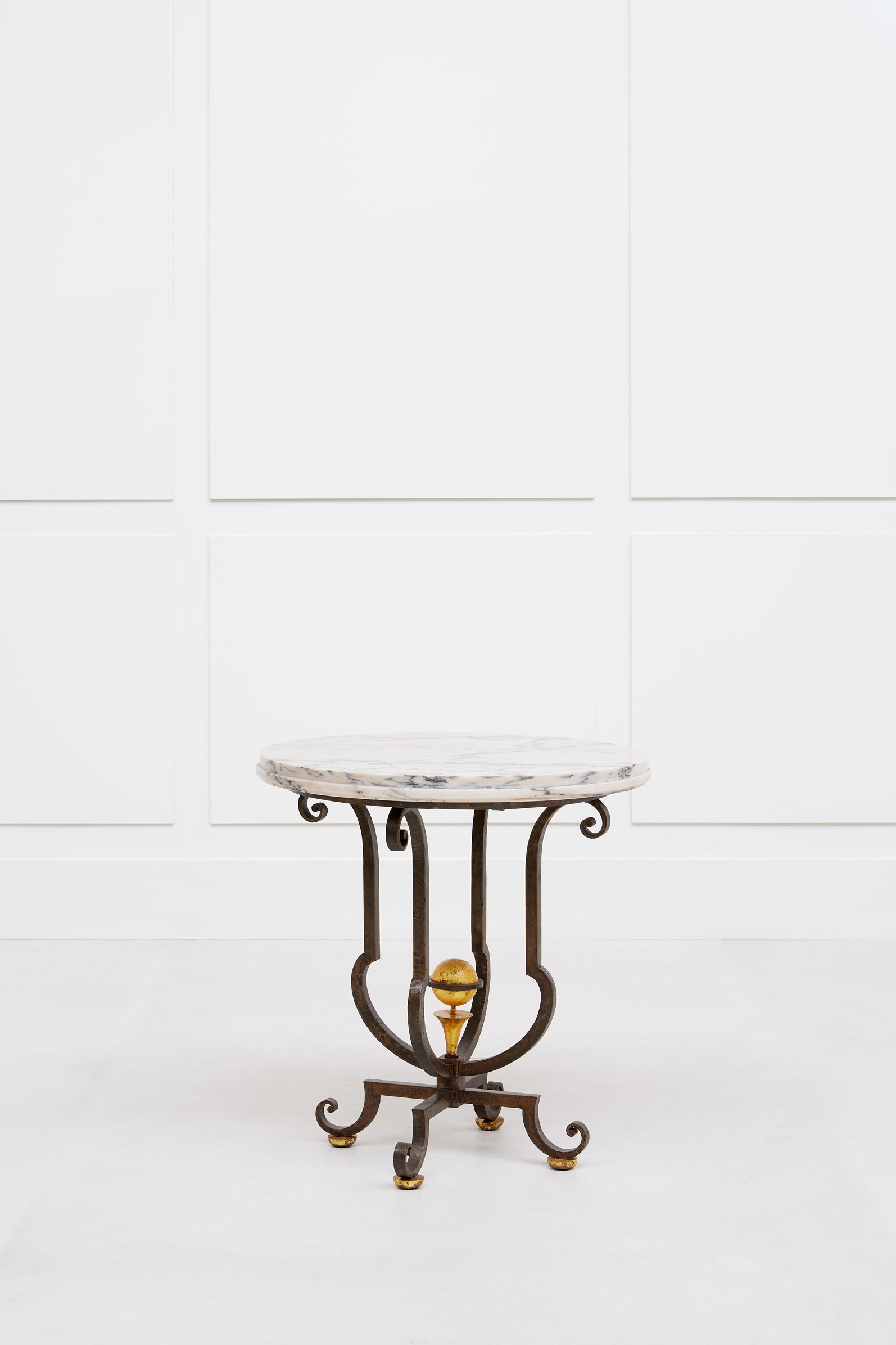 Gilbert Poillerat, Pedestal table, vue 01