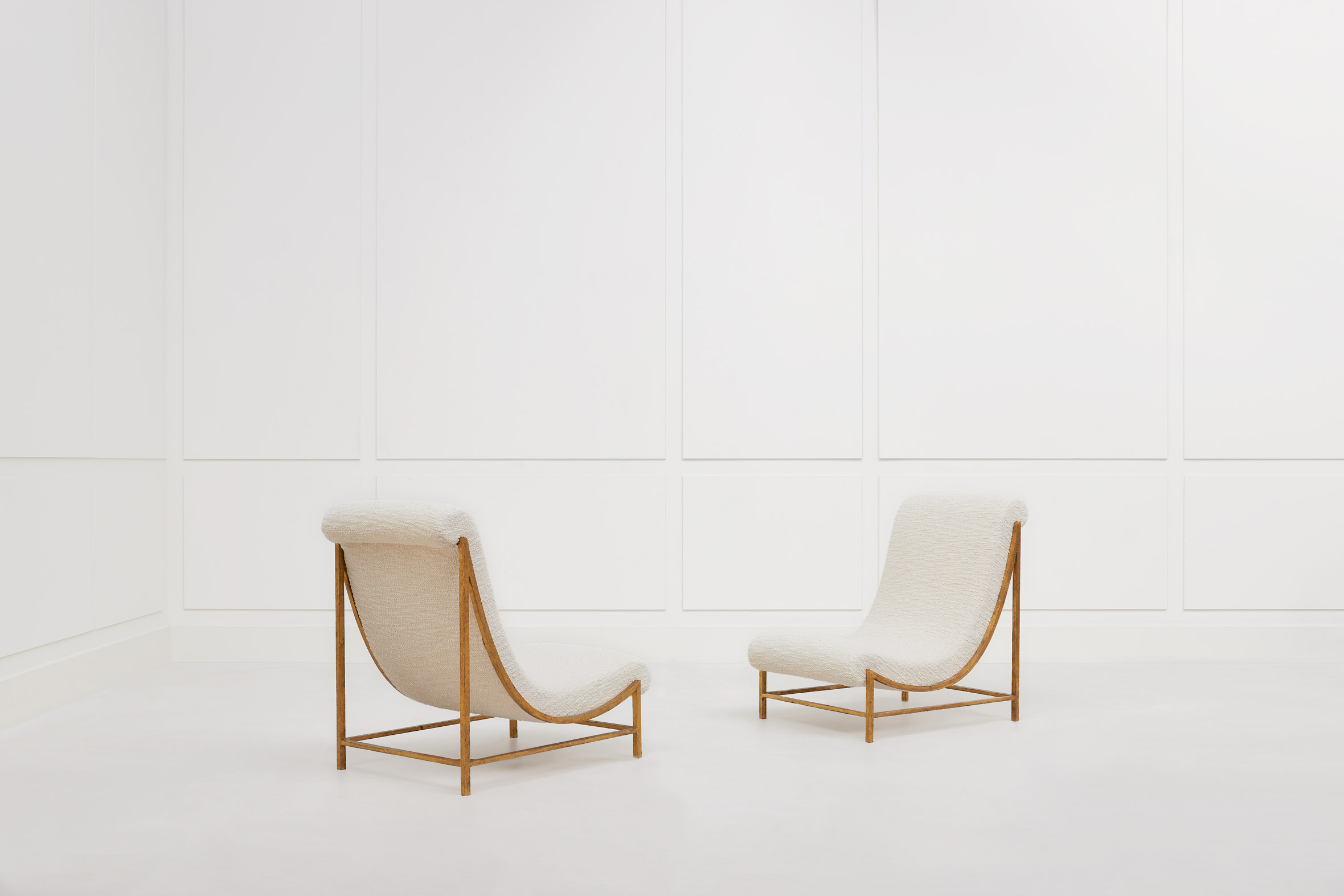 Roger Thibier, pair of low chairs, vue 01