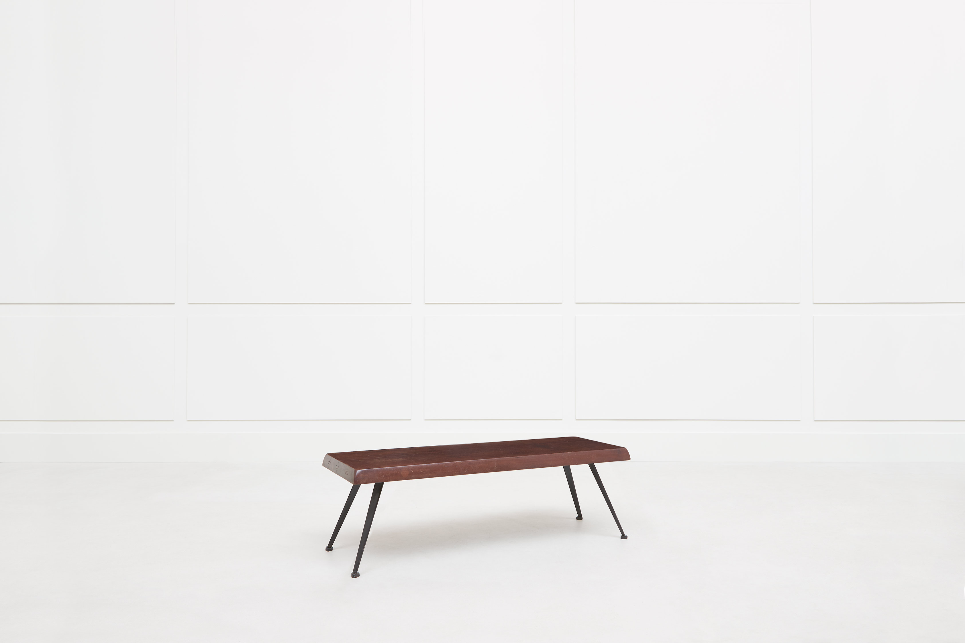 Charlotte Perriand, Rectangular coffee table, vue 01