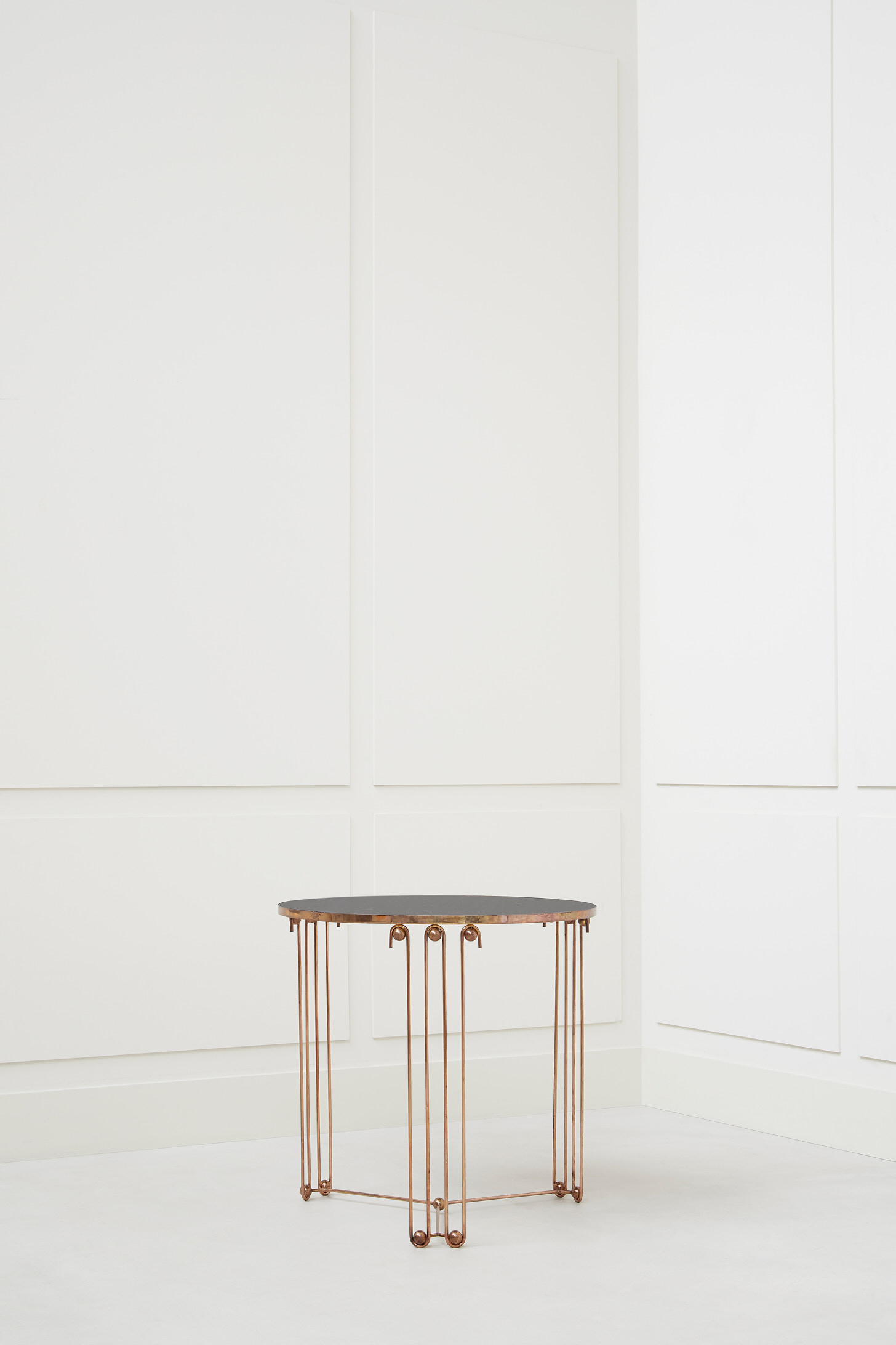 Jean Royère, “Ondulation” pedestal table, vue 01