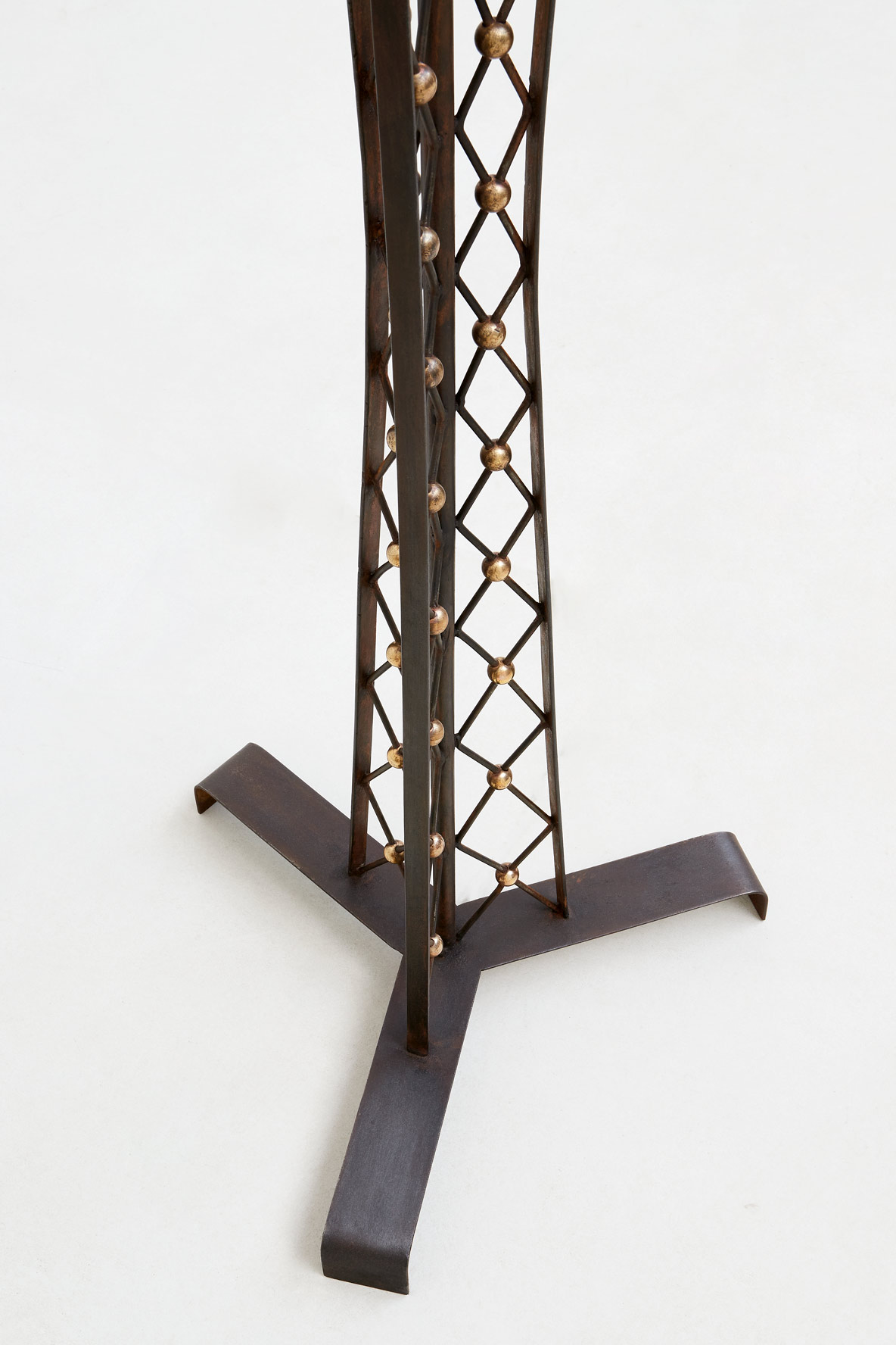 Jean Royère, lampadaire « Tour Eiffel », vue 01