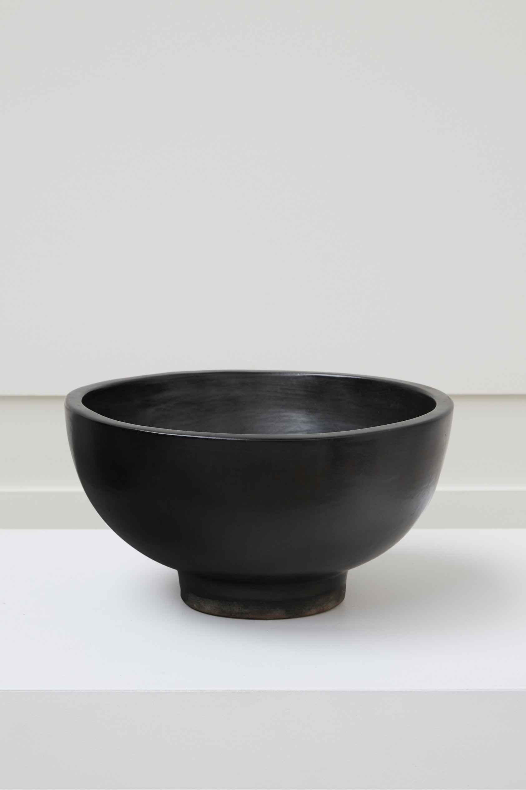 Georges Jouve, black enameled bowl, vue 01