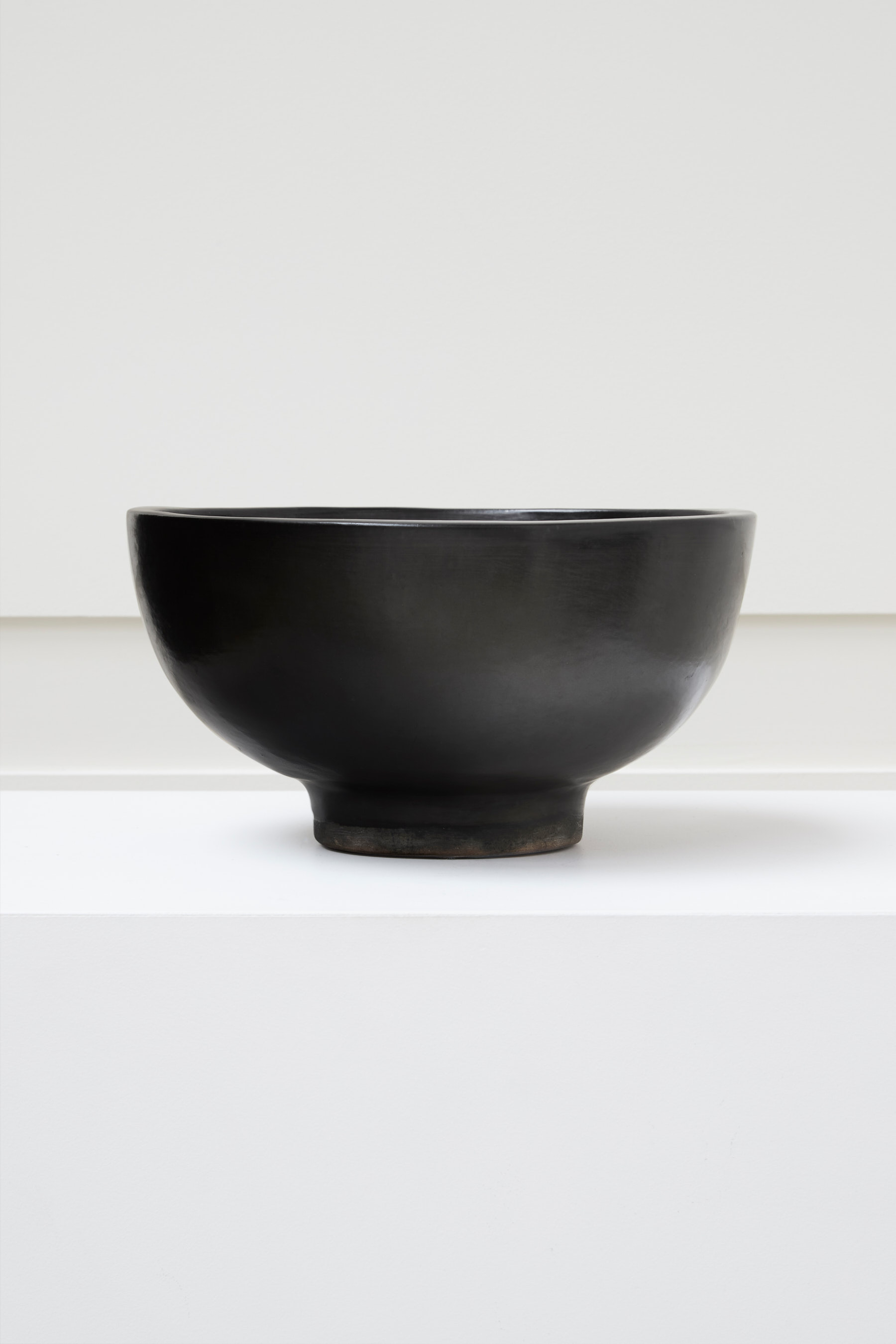 Georges Jouve, black enameled bowl, vue 01