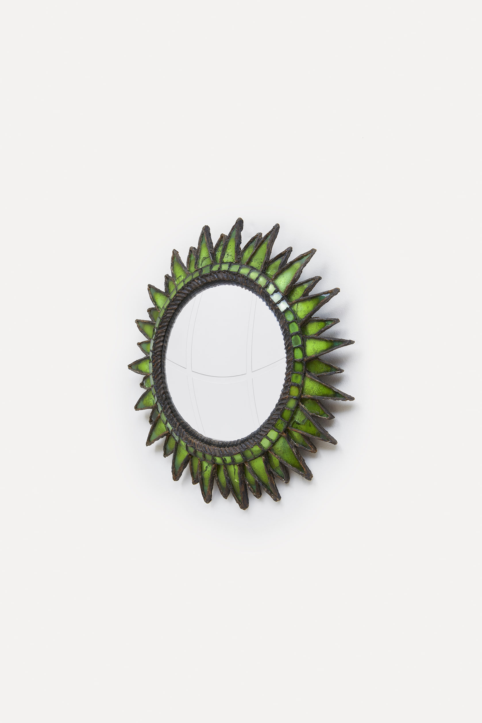 Line Vautrin, miroir « Soleil à pointes n°2 » vert, vue 01