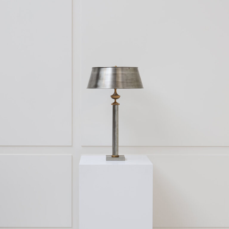 André Arbus, grande lampe en métal et laiton
