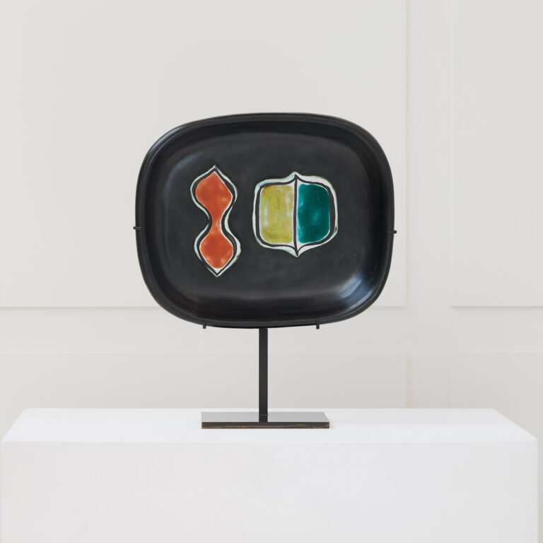 Georges Jouve, Plat en céramique émaillée noire