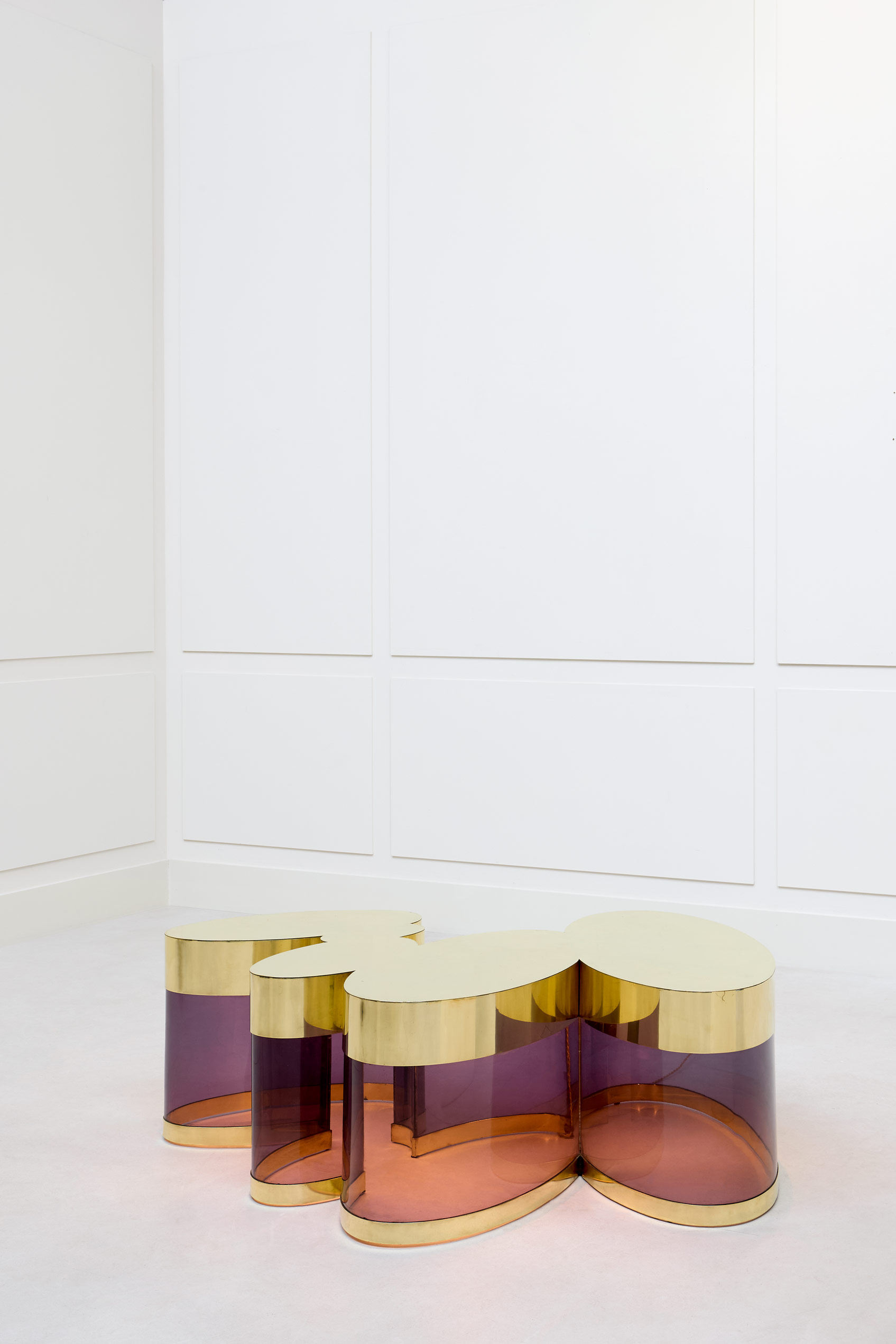 Guy de Rougemont, Table basse « Nuage », vue 01