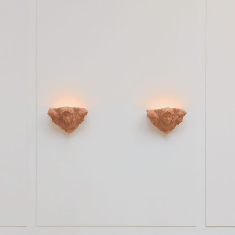 Vadim Androusov for André Arbus, Pair of  “Trois têtes de femmes” sconces