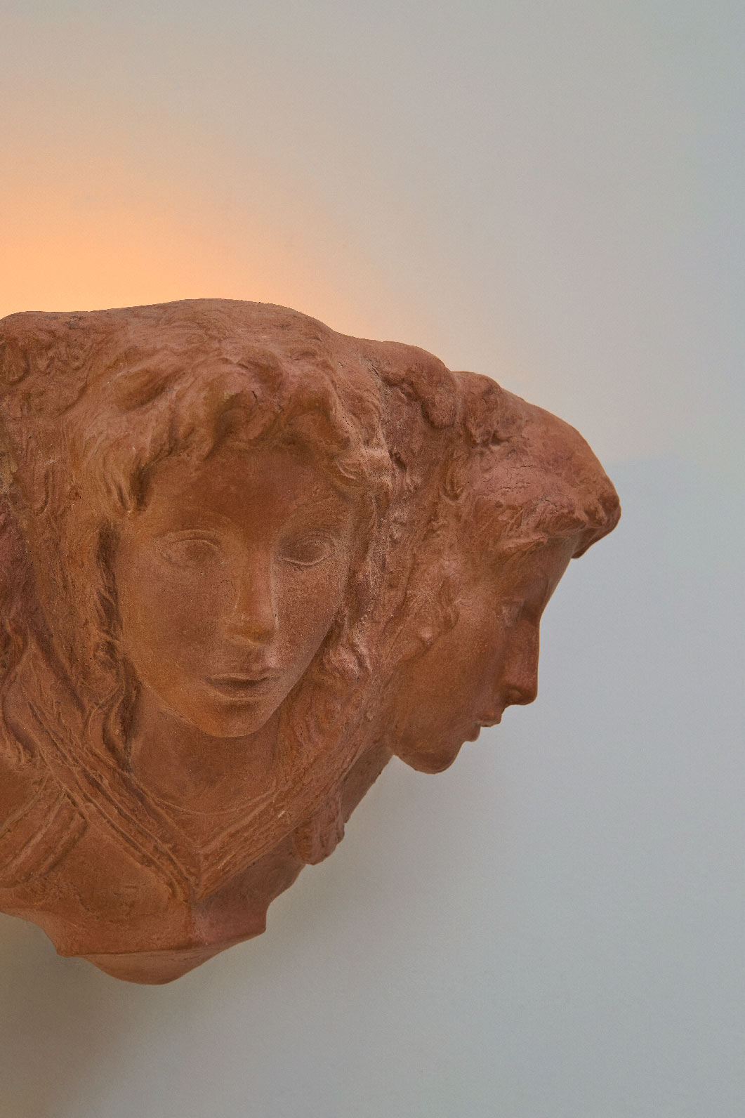 Vadim Androusov for André Arbus, Pair of  “Trois têtes de femmes” sconces, vue 01