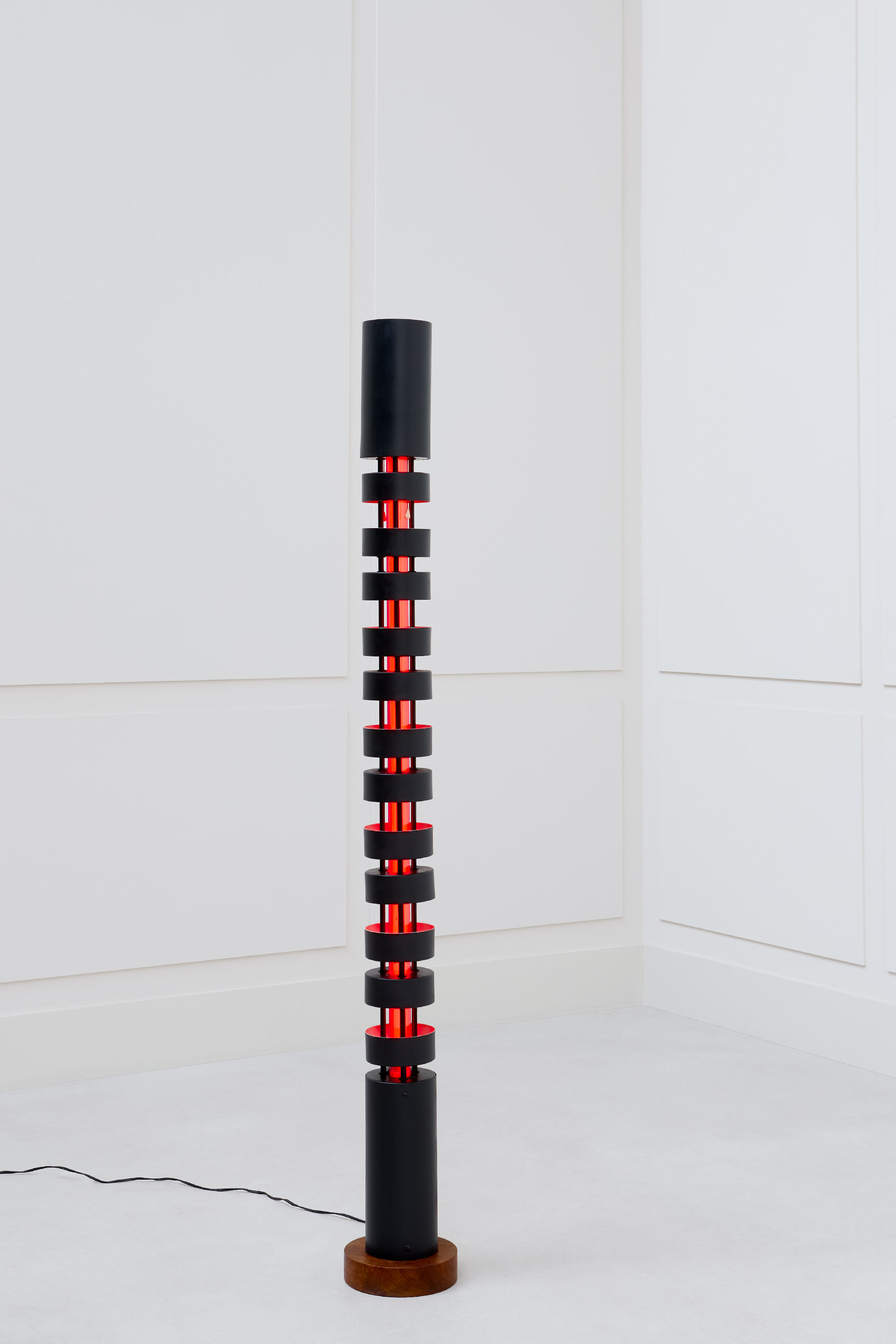 Serge Mouille, “Grand Totem” floor lamp, vue 01