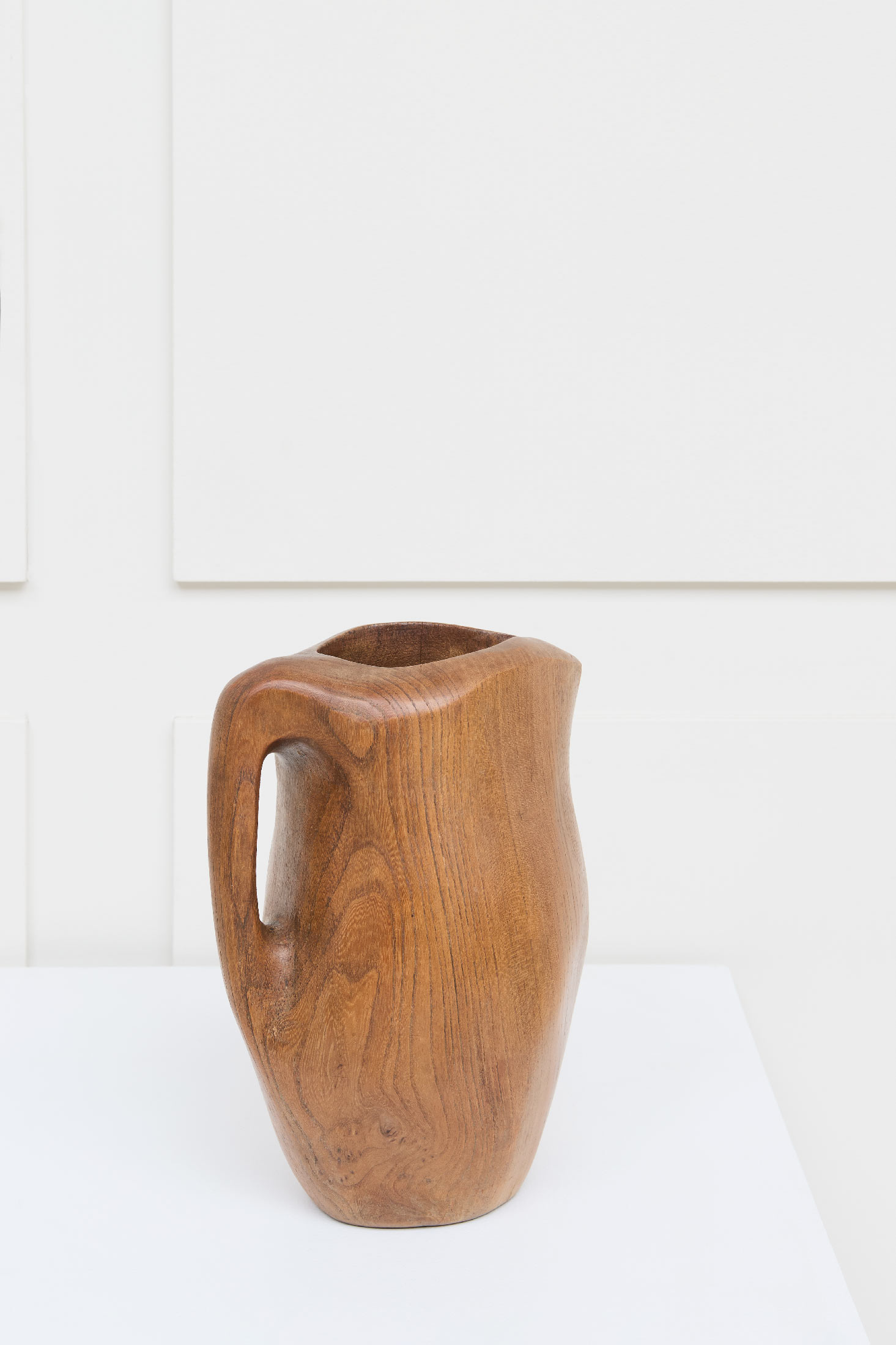 Alexandre Noll, Verseuse en noyer, vue 01