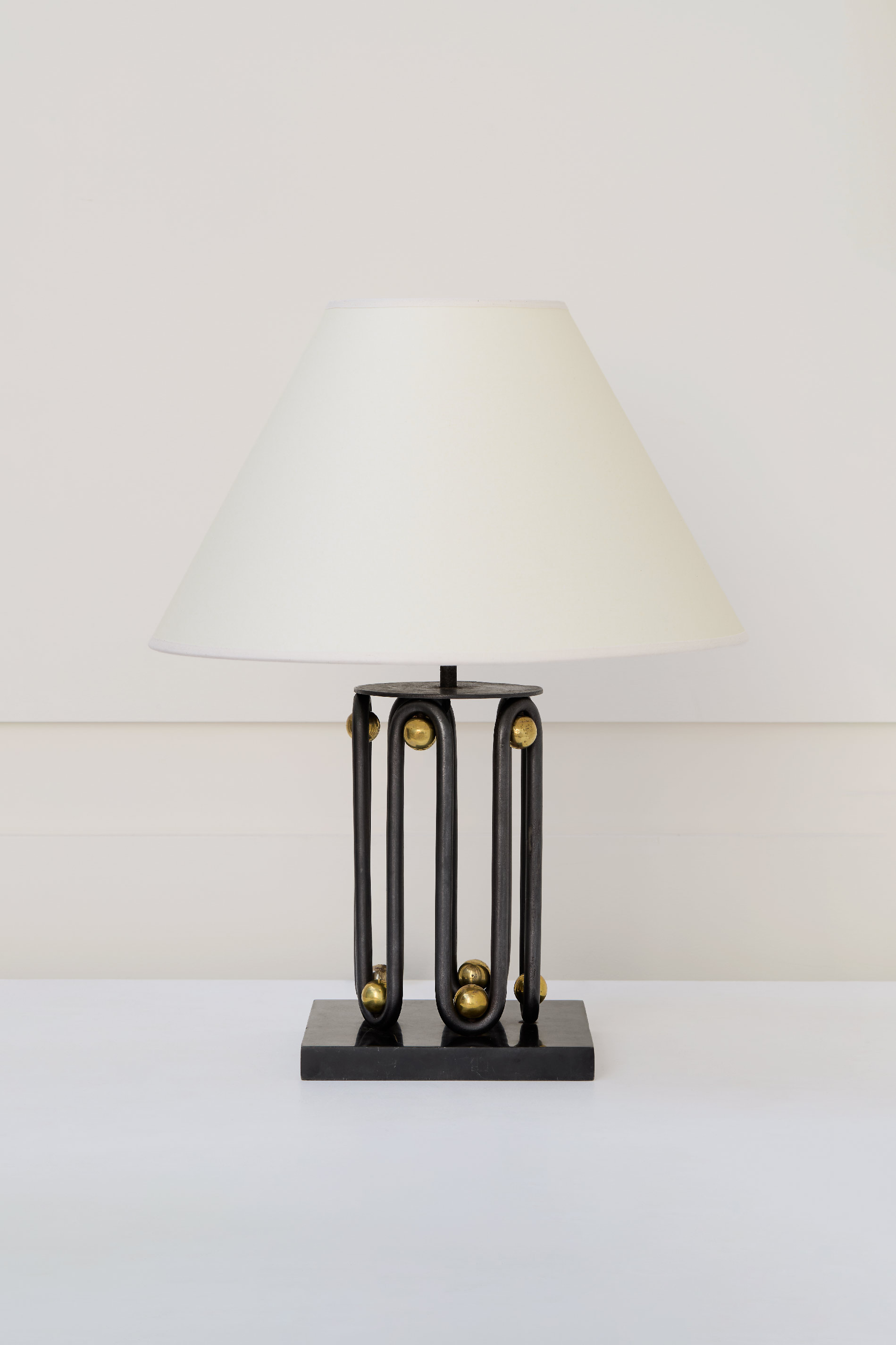 Jean Royère, “Ondulation” lamp, vue 01