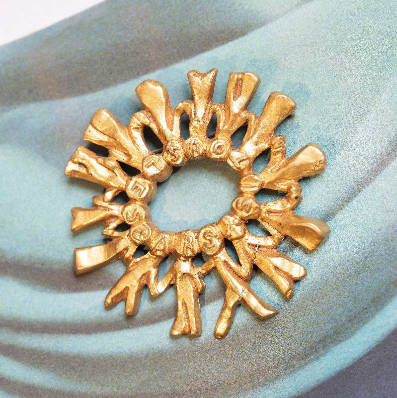 "Si tous les gars du monde" brooch, circa 1945