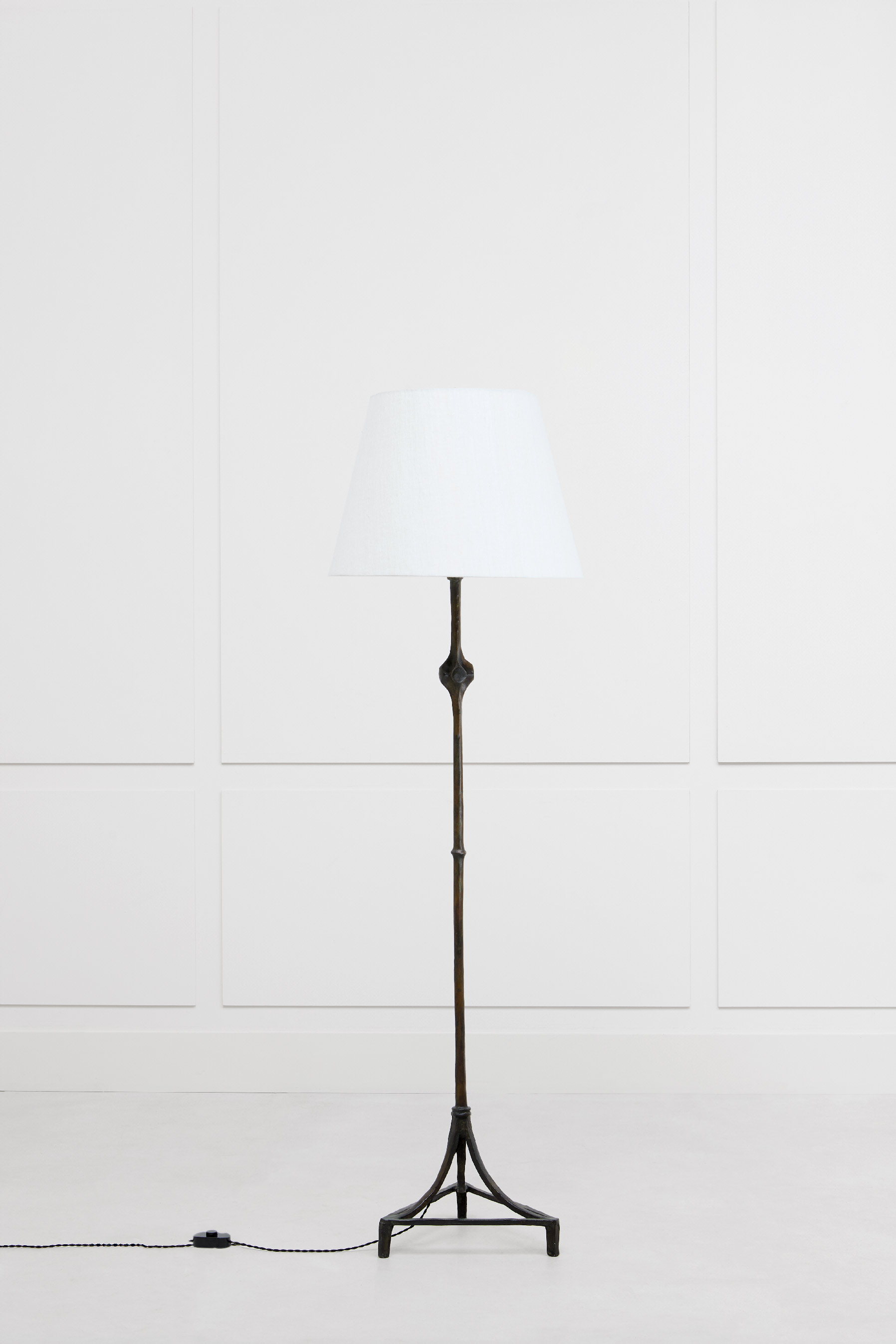 Alberto Giacometti, Lampadaire « Osselet », vue 01