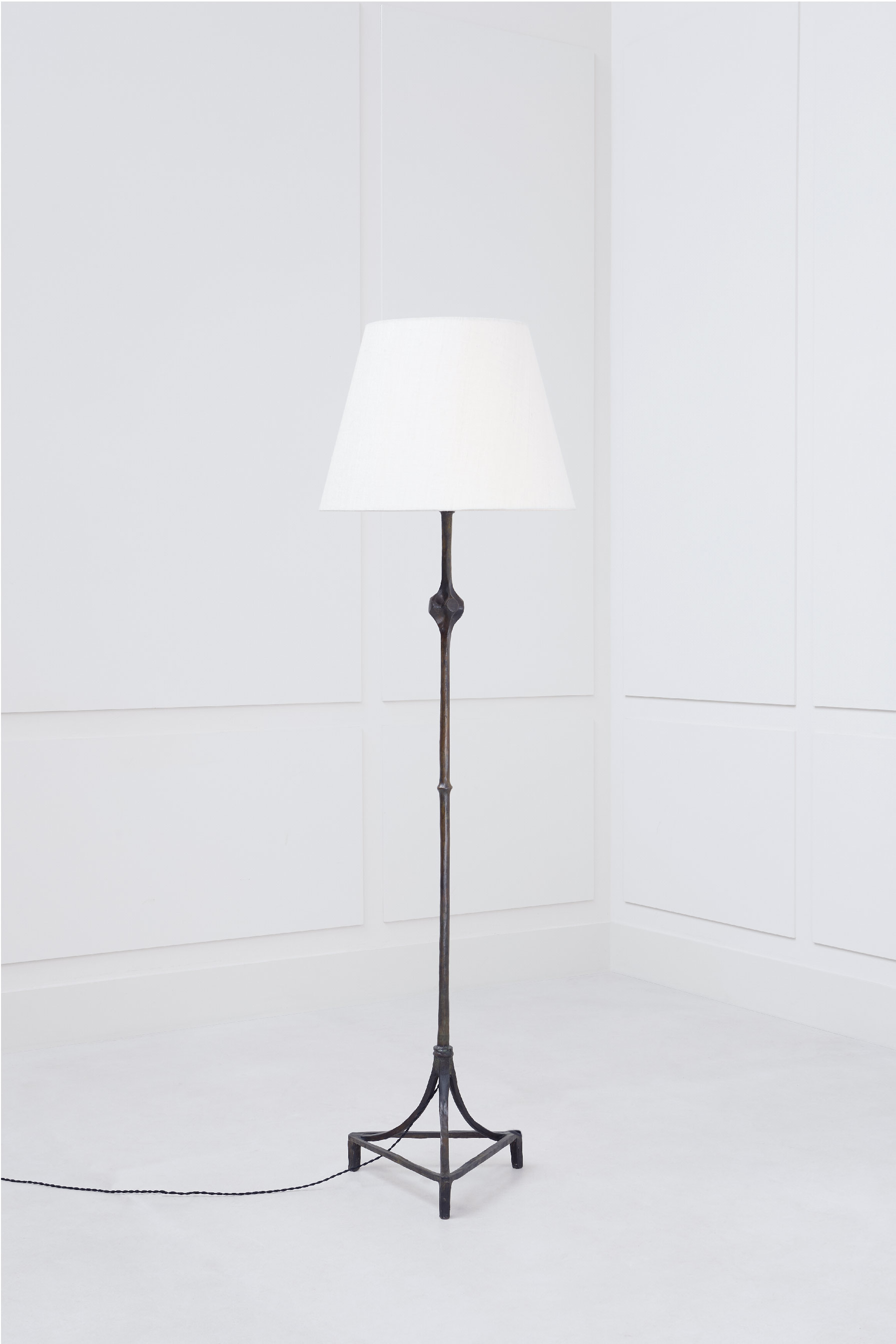 Alberto Giacometti, Lampadaire « Osselet », vue 01