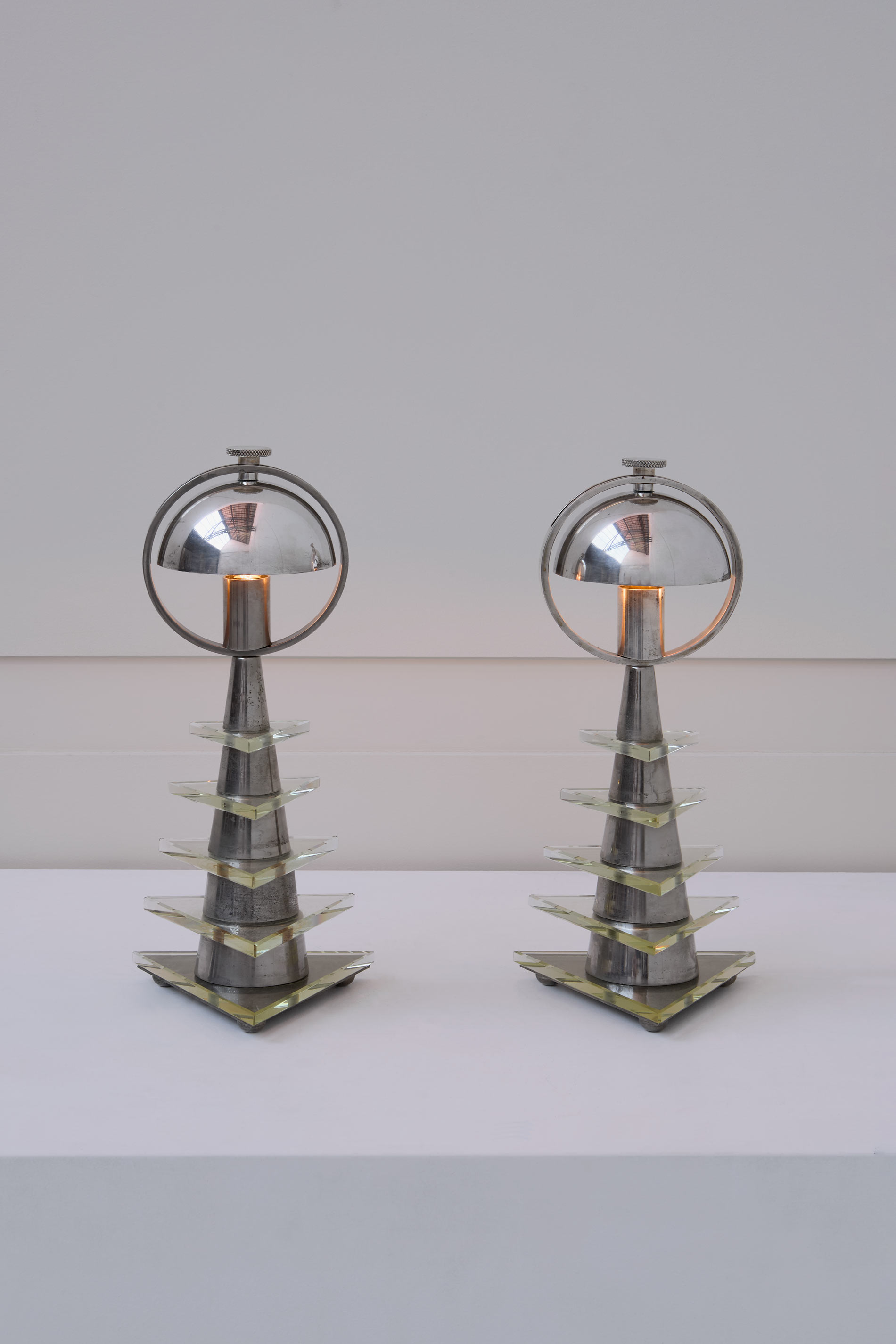 Maison Desny, Pair of lamps, vue 01