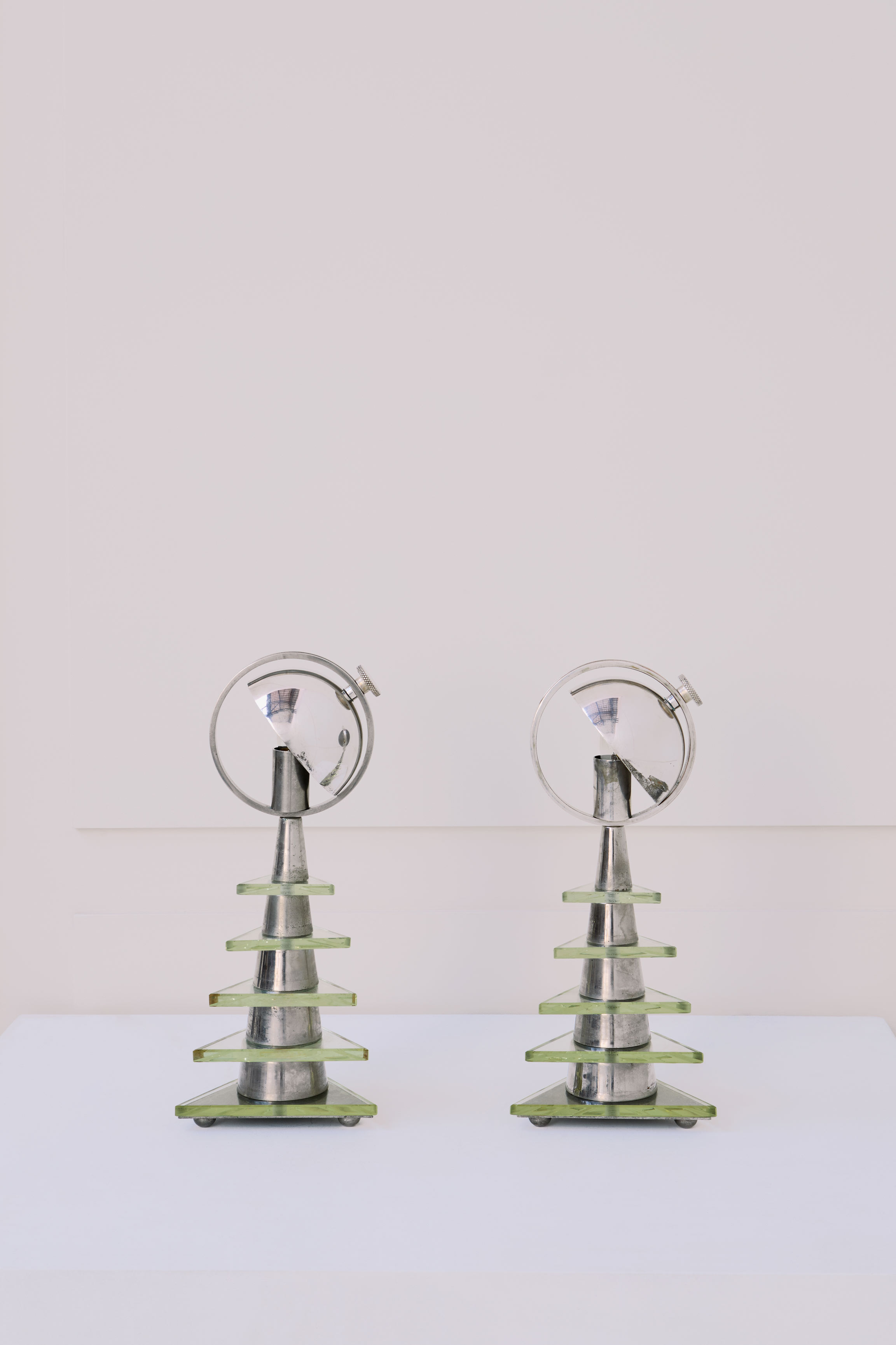 Maison Desny, Pair of lamps, vue 01