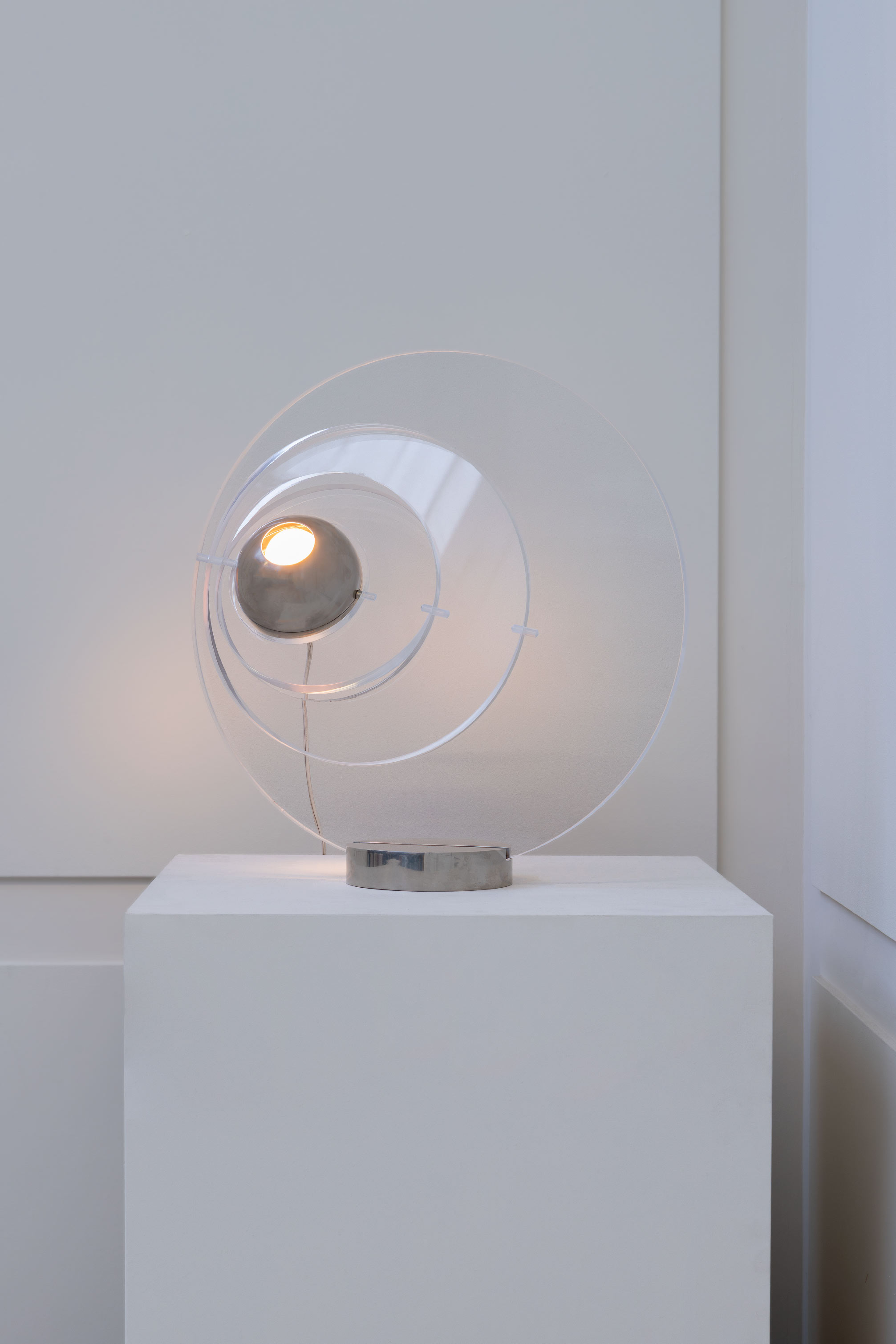Yonel Lebovici, Small model “Satellite” lamp, vue 01