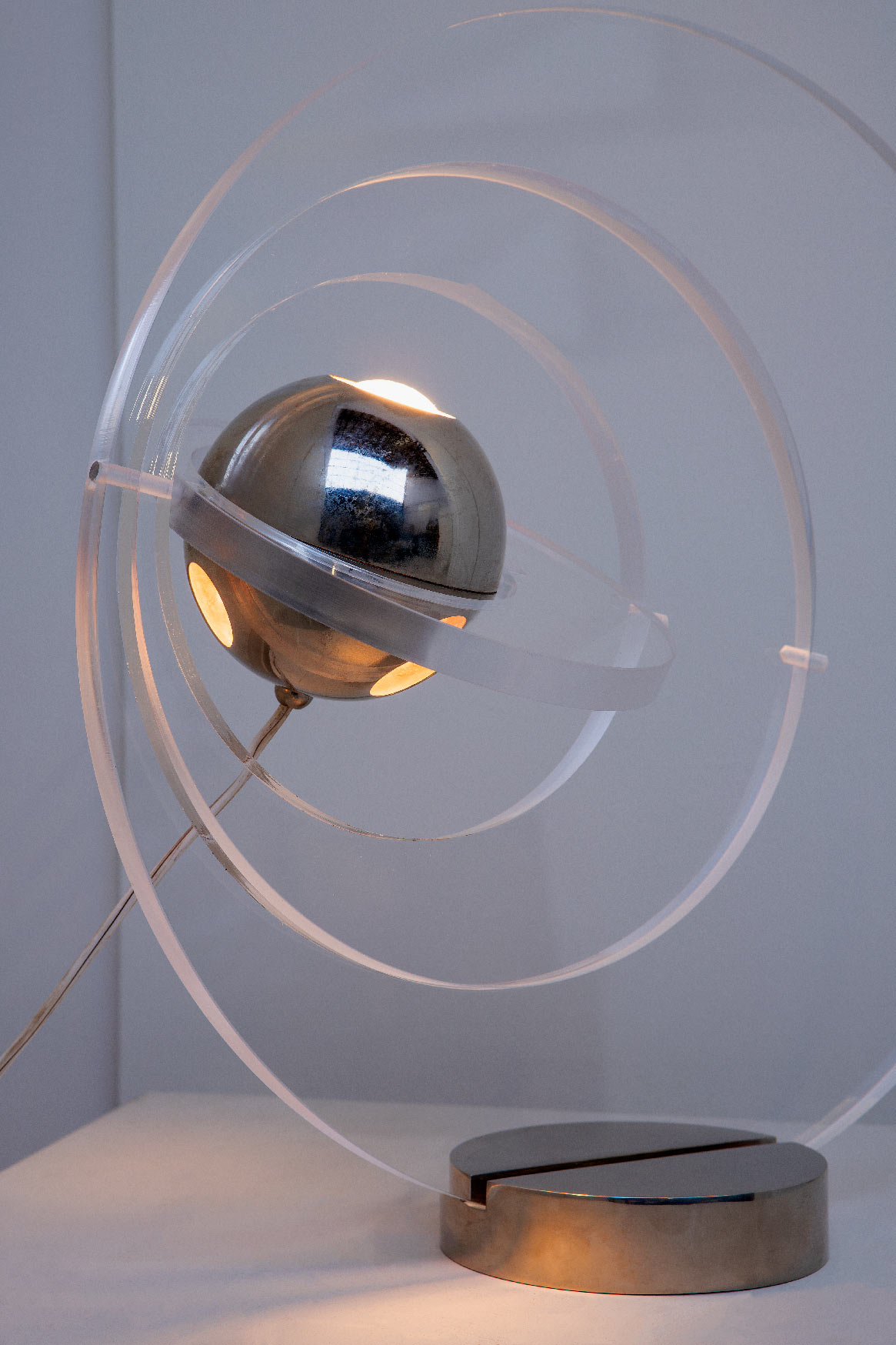 Yonel Lebovici, Small model “Satellite” lamp, vue 01