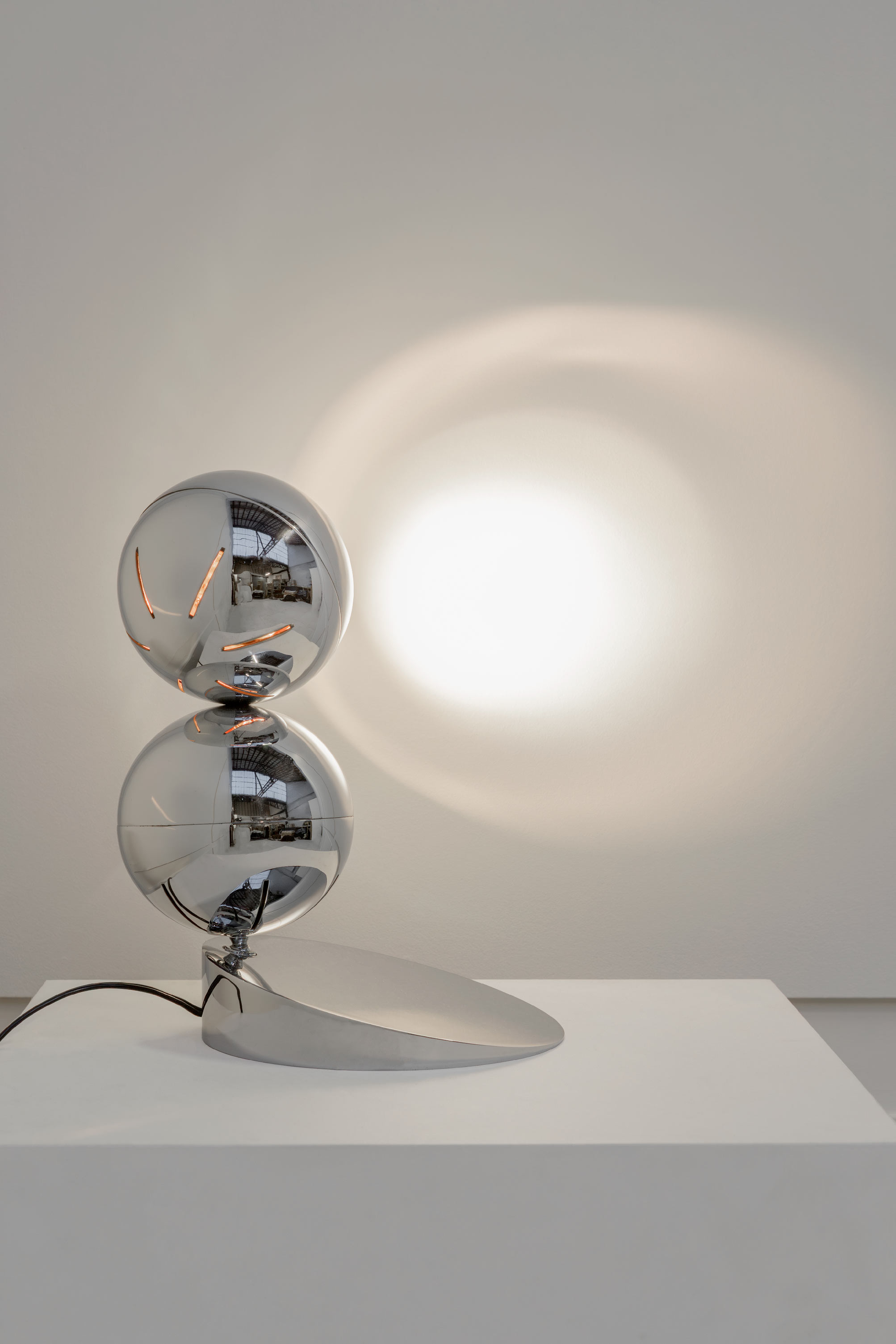 Yonel Lebovici, Lampe « Double Sphère », vue 01