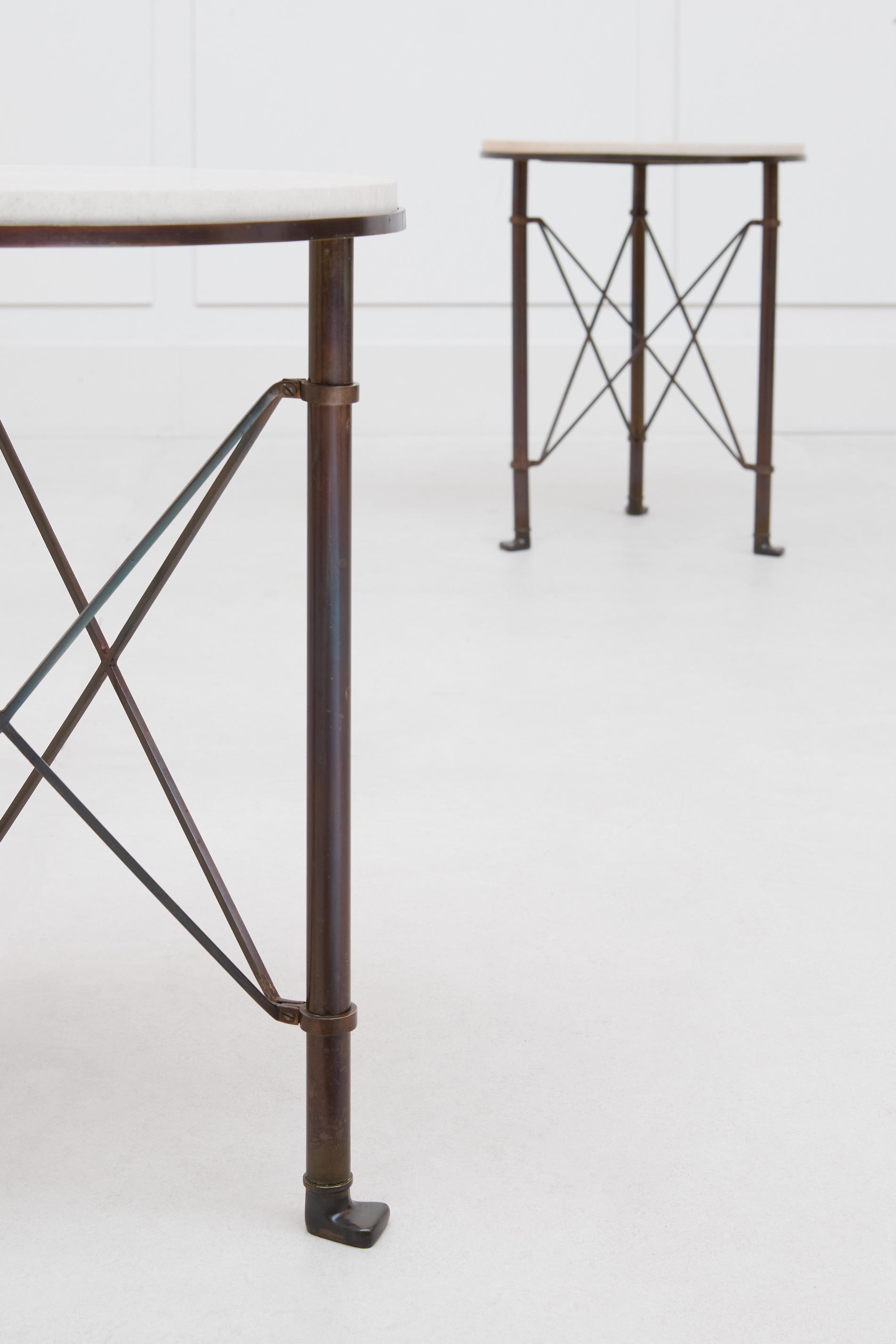 Jacques Quinet, Pair of side tables, vue 01